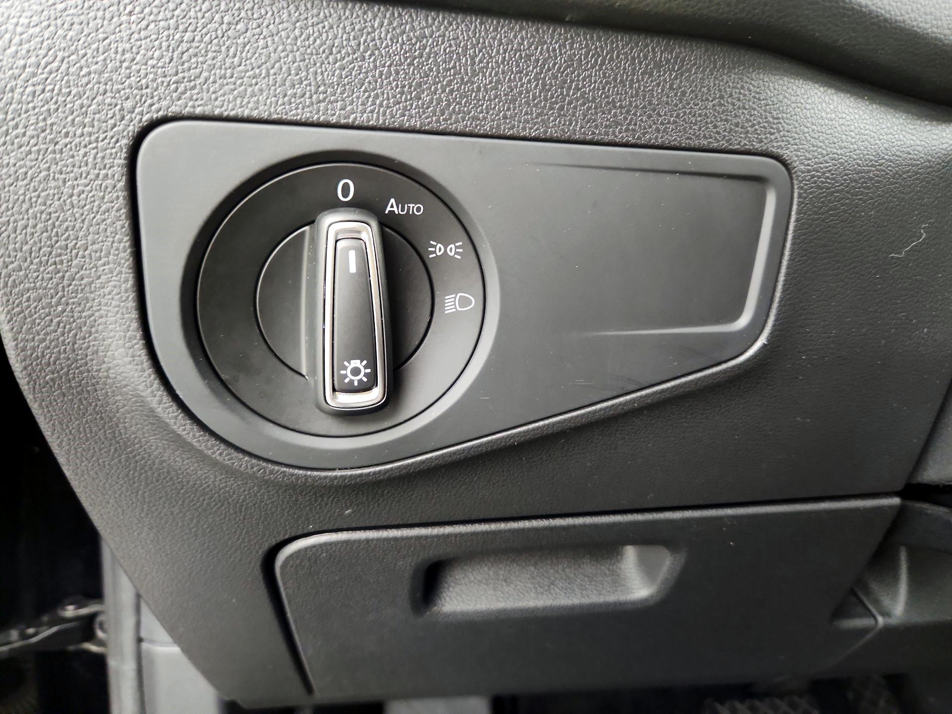 Thumbnail: 2019 Volkswagen Tiguan - 13