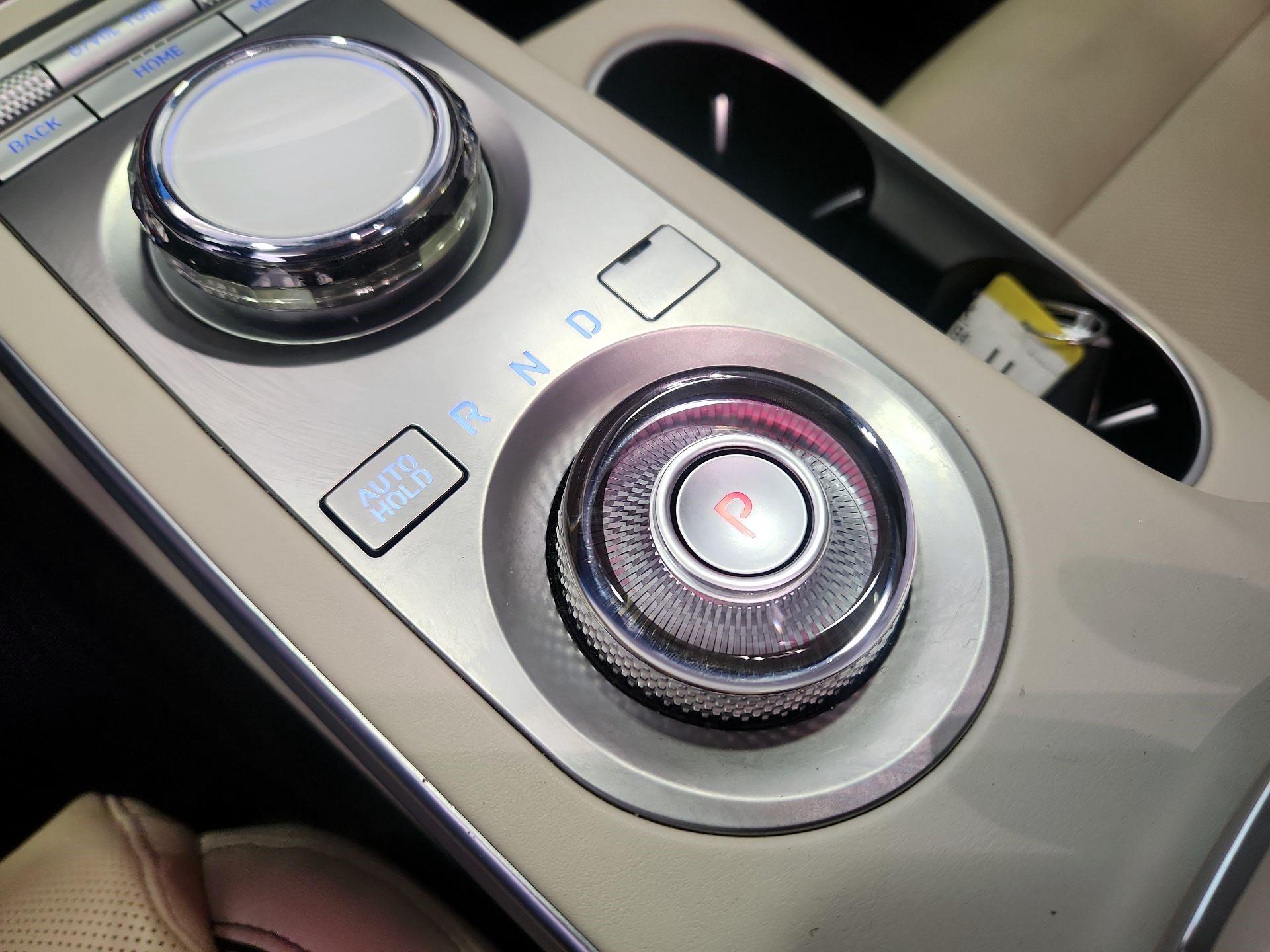 Thumbnail: 2023 Genesis GV70 - 18