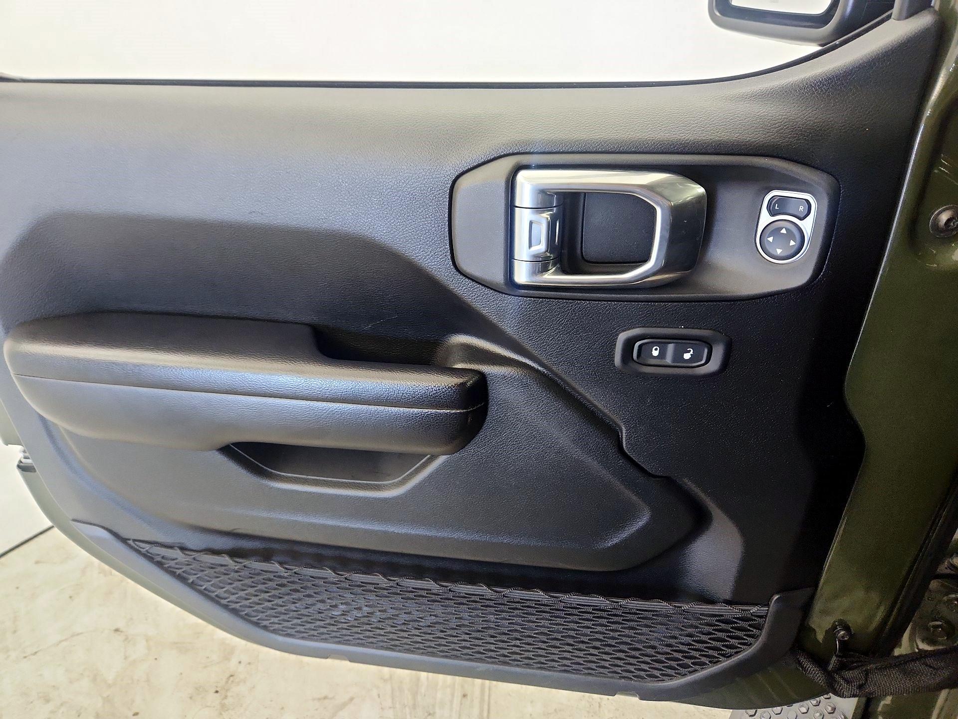Thumbnail: 2021 Jeep Wrangler - 12
