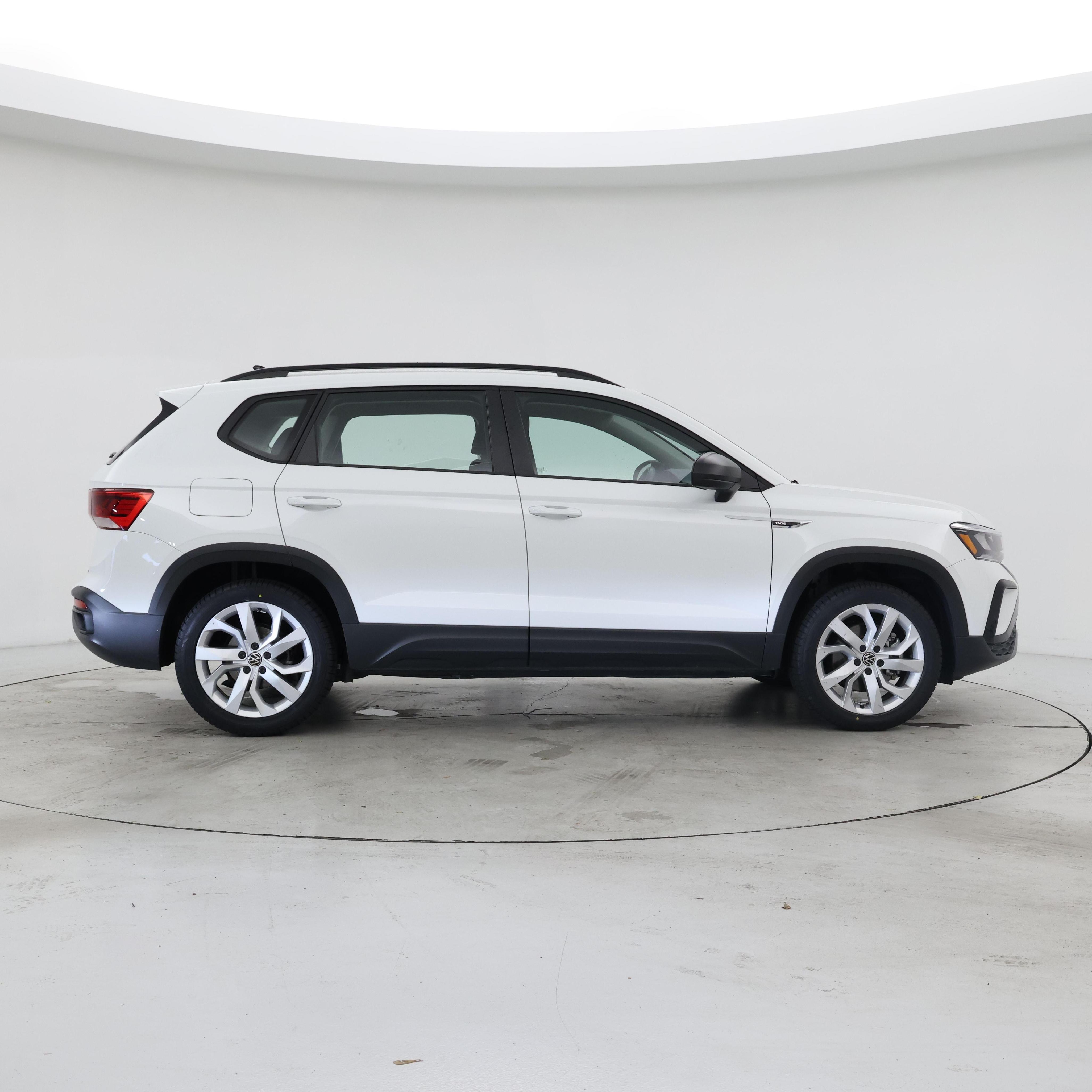 Thumbnail: 2023 Volkswagen Taos - 7