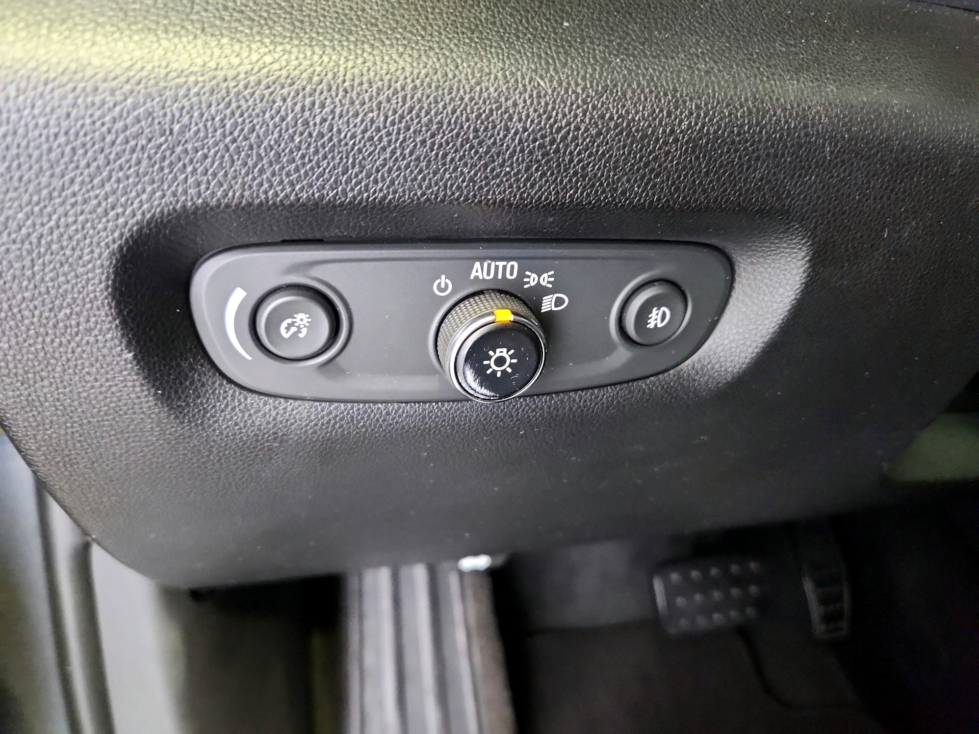 Thumbnail: 2020 Chevrolet Traverse - 13