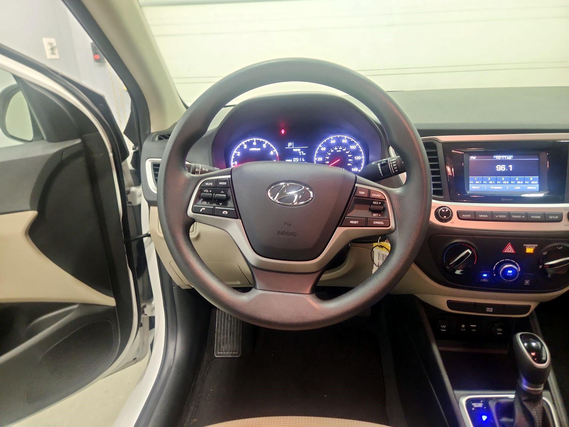 Thumbnail: 2022 Hyundai Accent - 10
