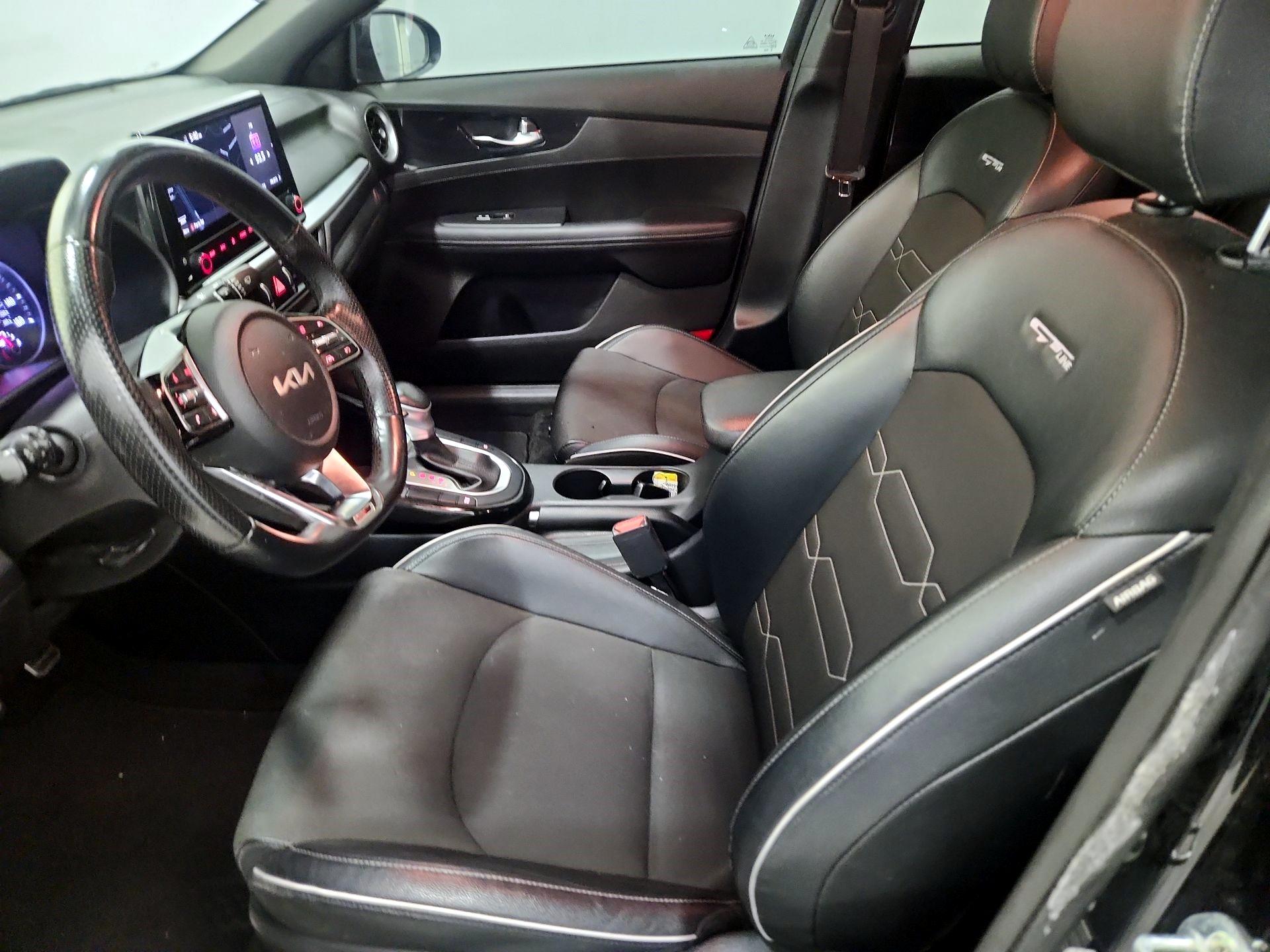 Thumbnail: 2022 Kia Forte - 11