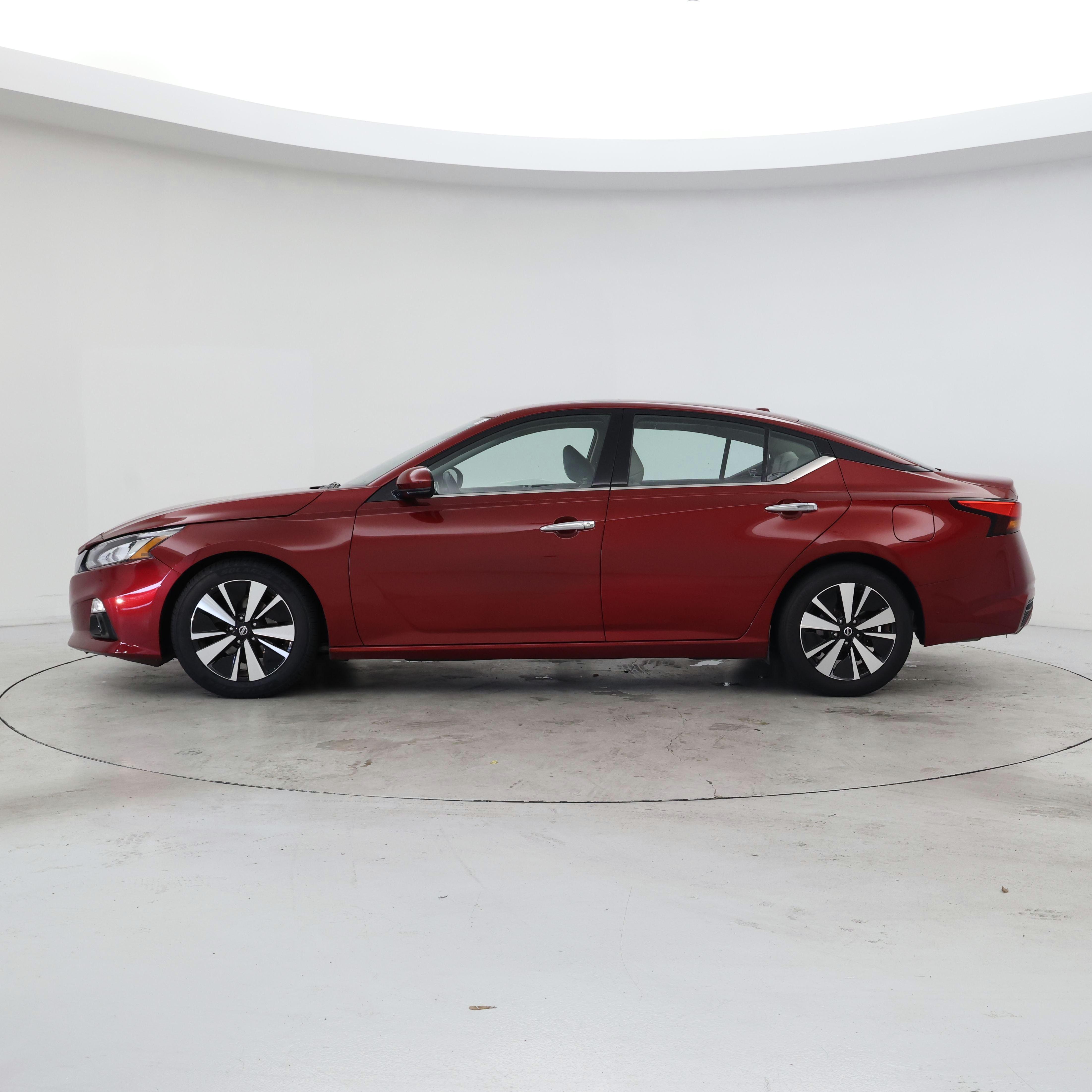 Thumbnail: 2020 Nissan Altima - 3