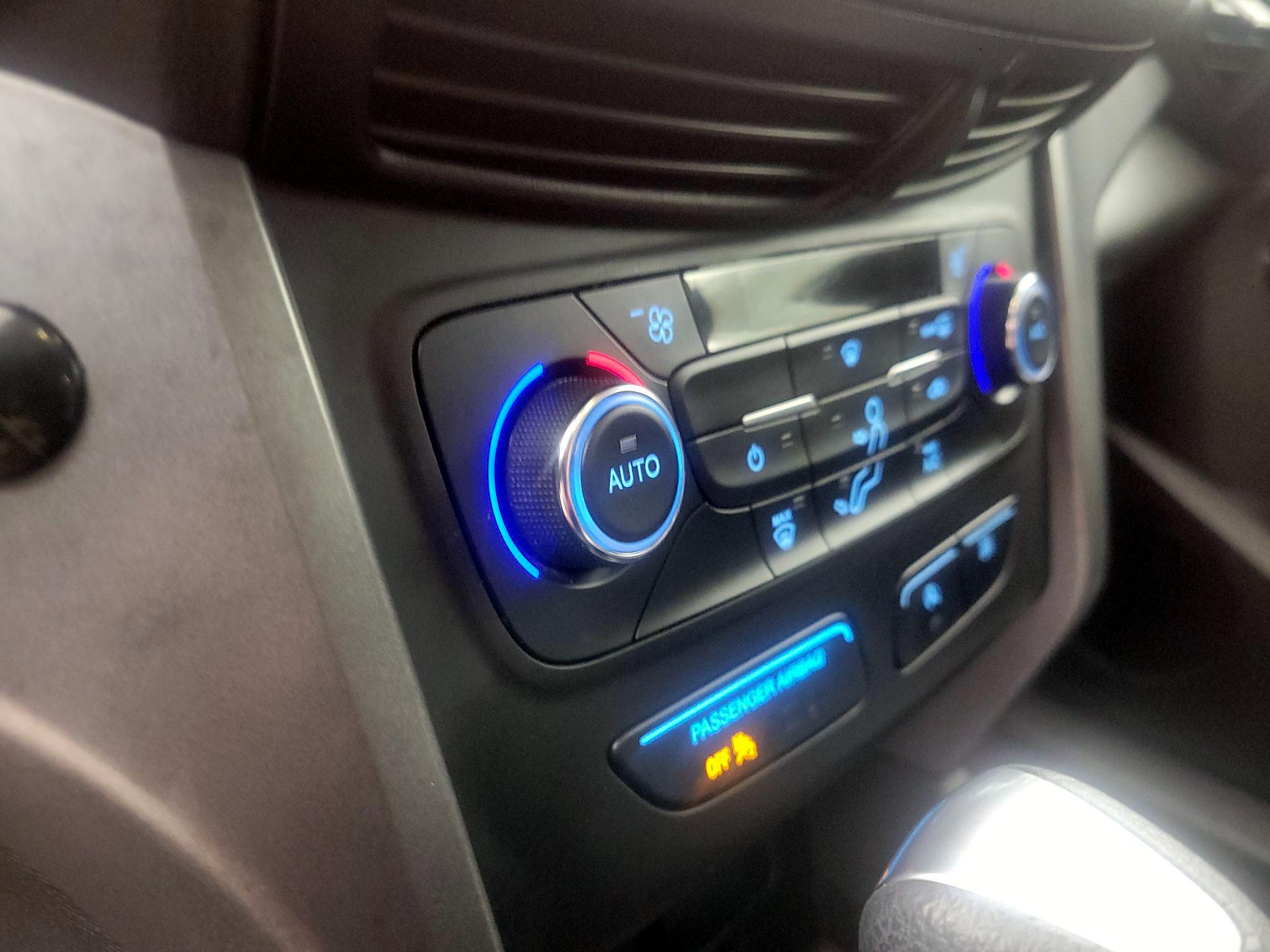 Thumbnail: 2017 Ford Escape - 16