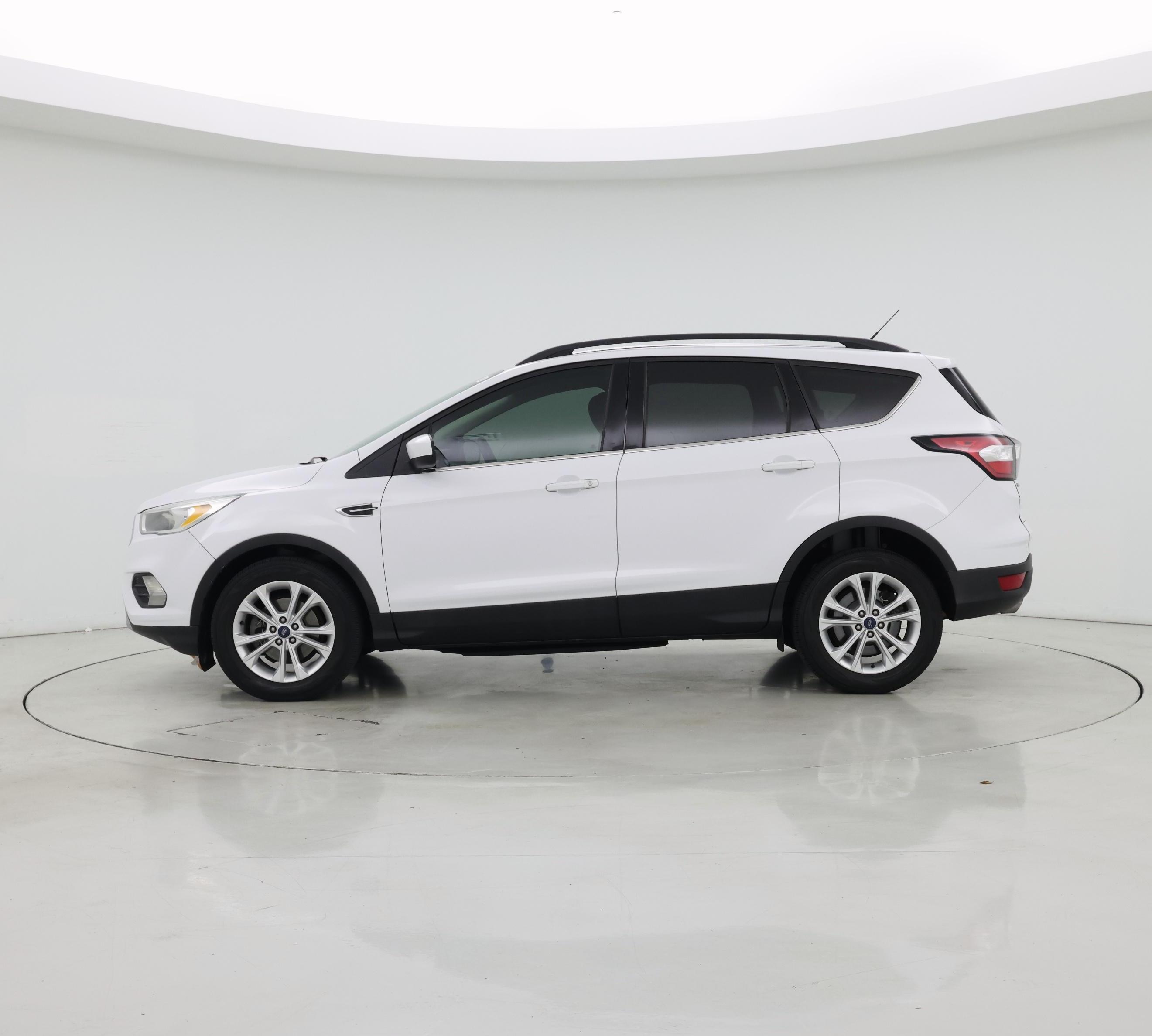 Thumbnail: 2017 Ford Escape - 3