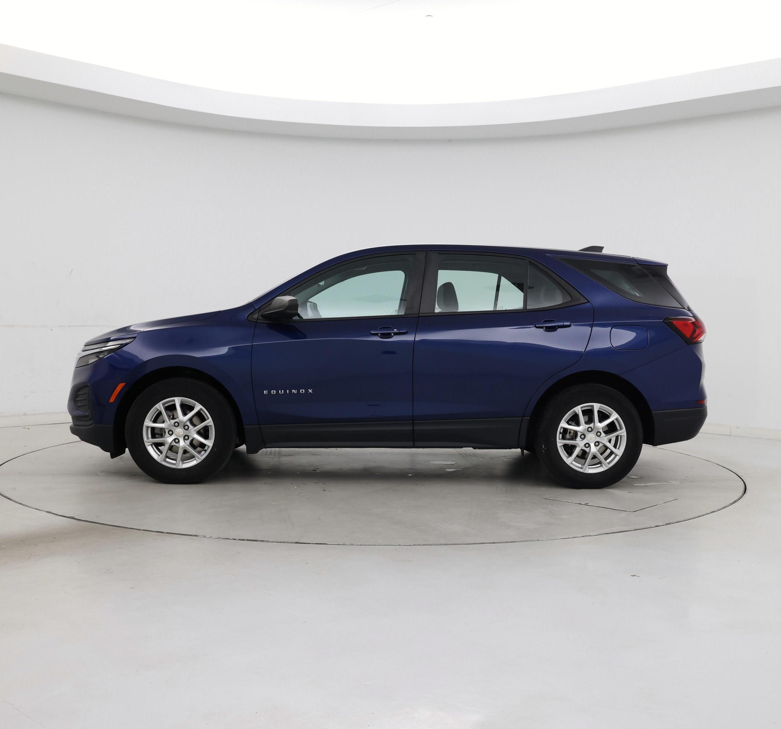 Thumbnail: 2022 Chevrolet Equinox - 3