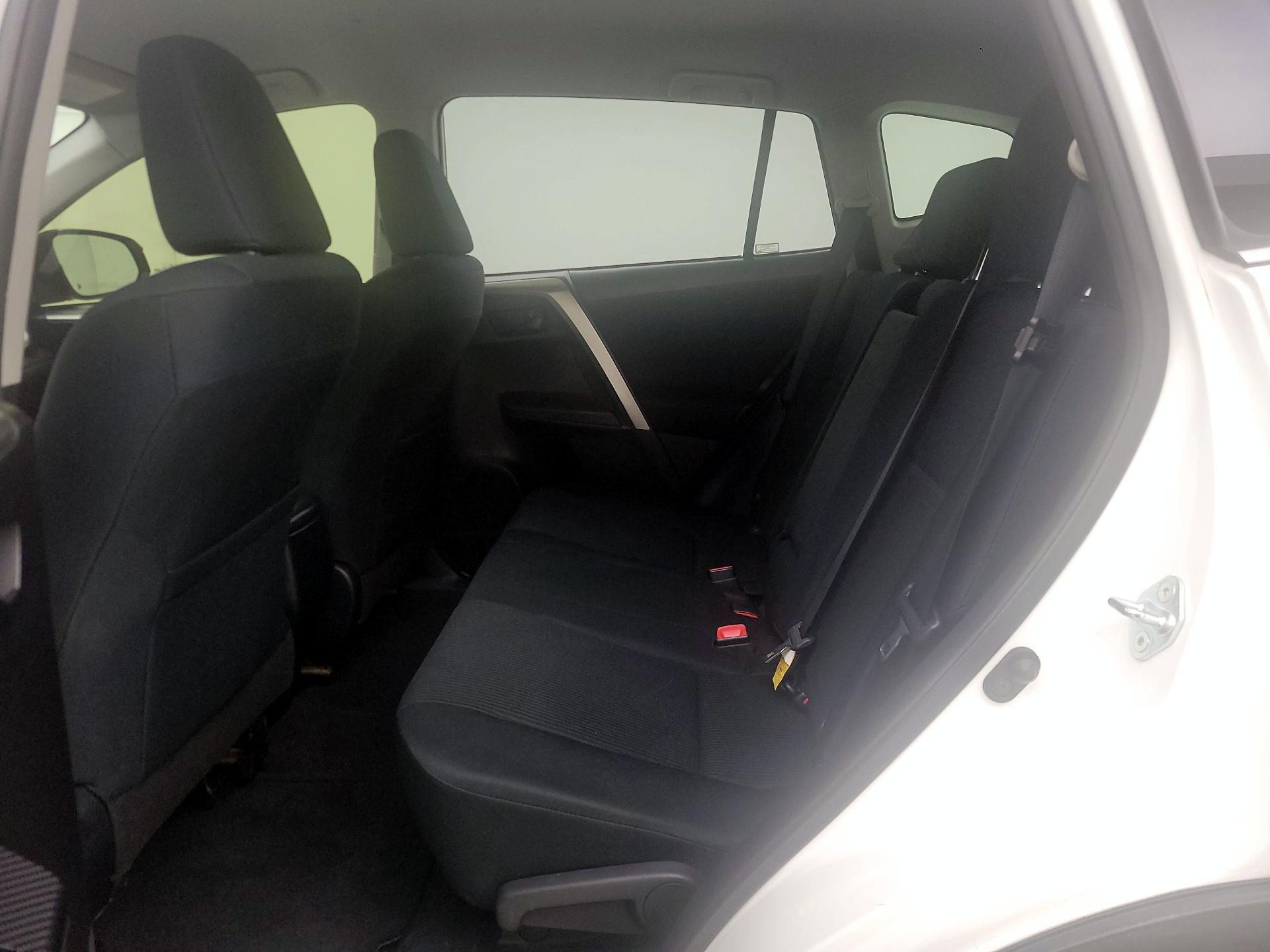 Thumbnail: 2015 Toyota RAV4 - 18