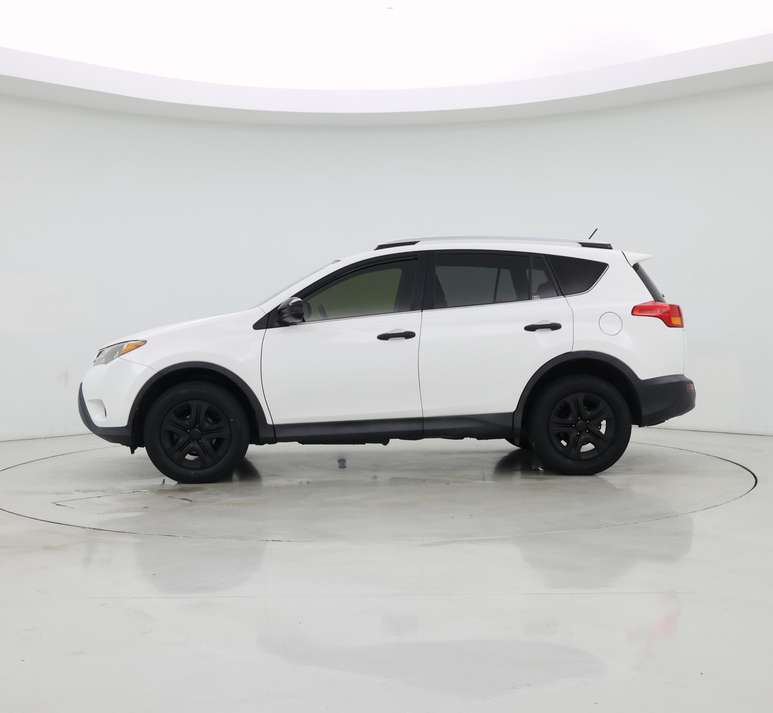 Thumbnail: 2015 Toyota RAV4 - 3