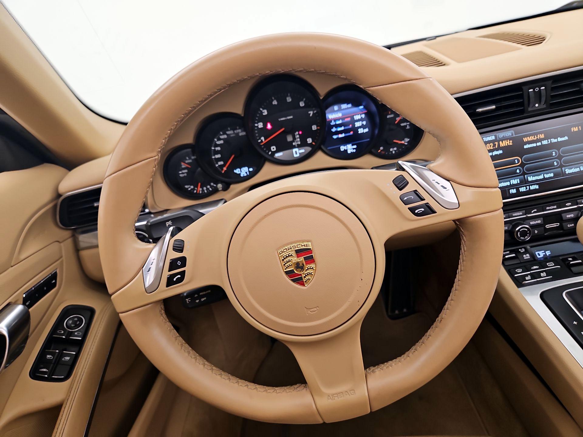 Thumbnail: 2014 Porsche 911 - 10