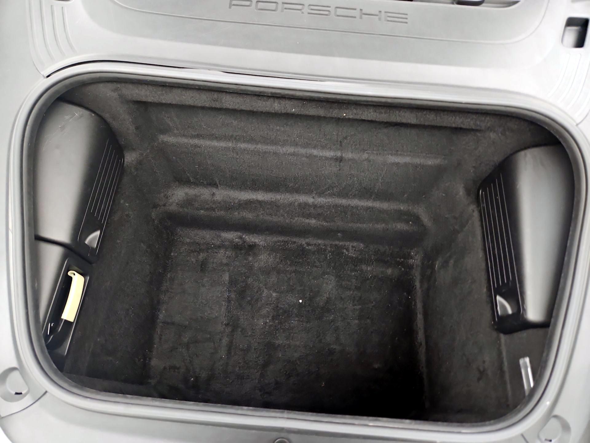 Thumbnail: 2014 Porsche 911 - 20