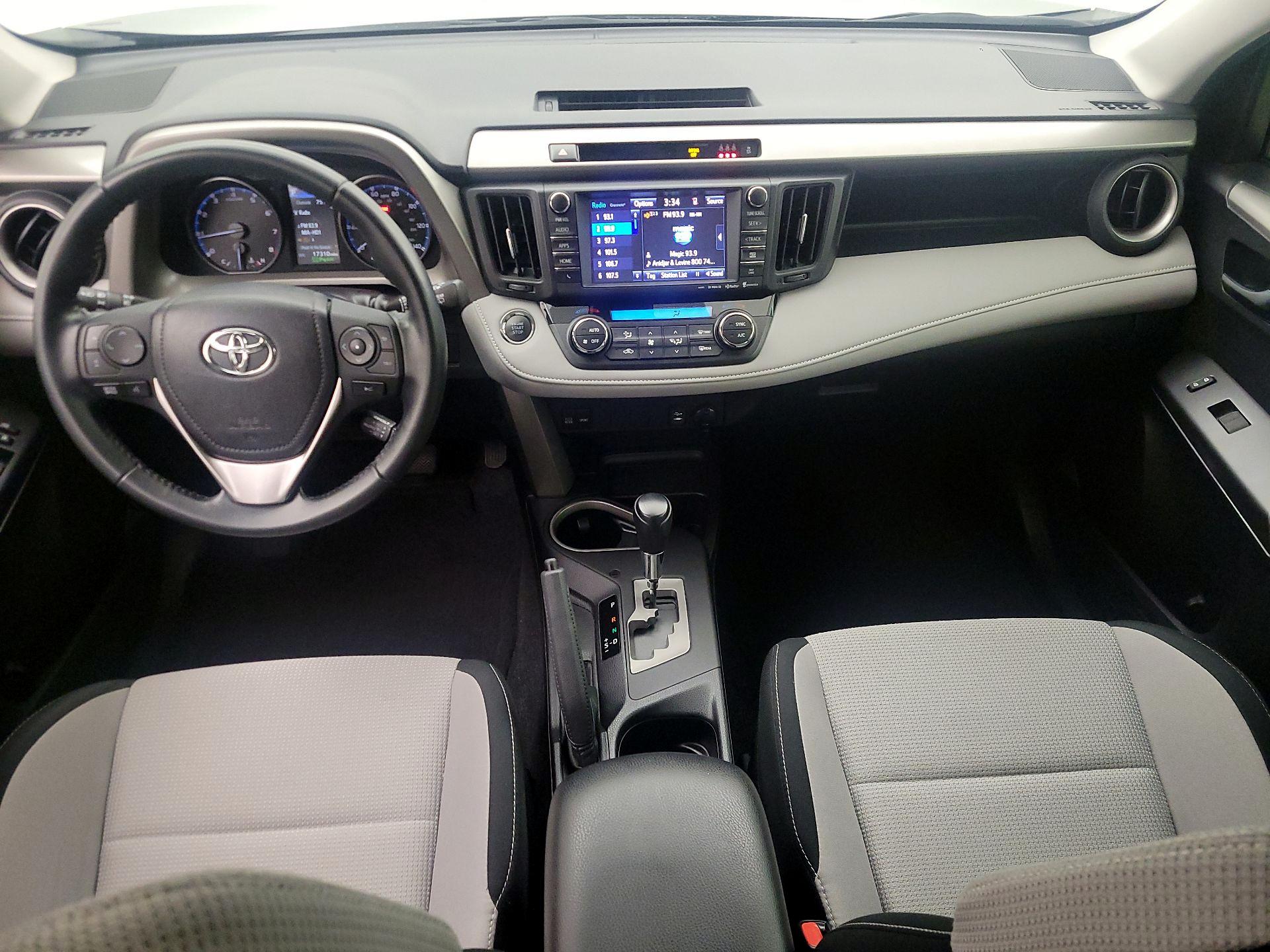 Thumbnail: 2018 Toyota RAV4 - 9
