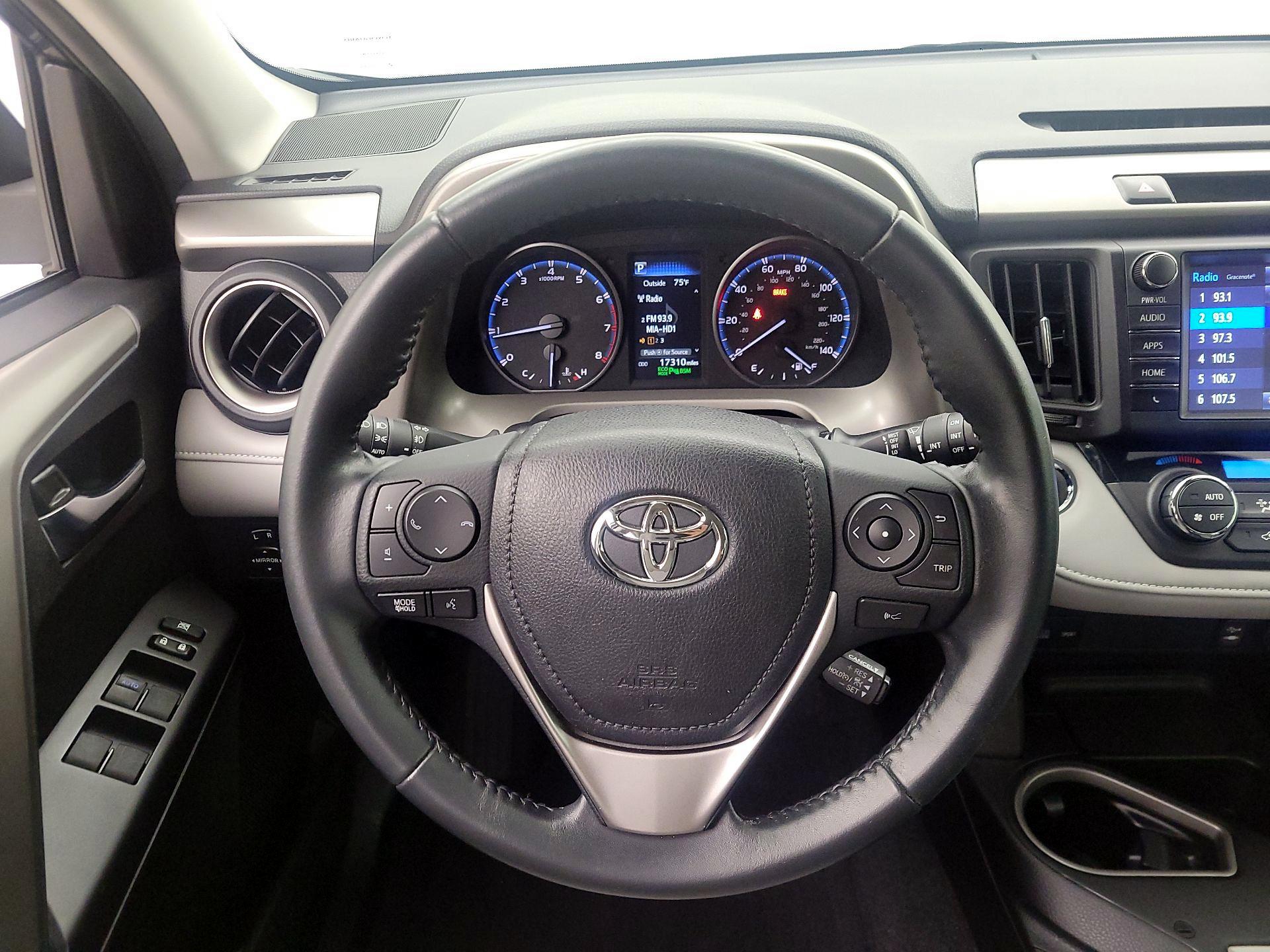 Thumbnail: 2018 Toyota RAV4 - 10
