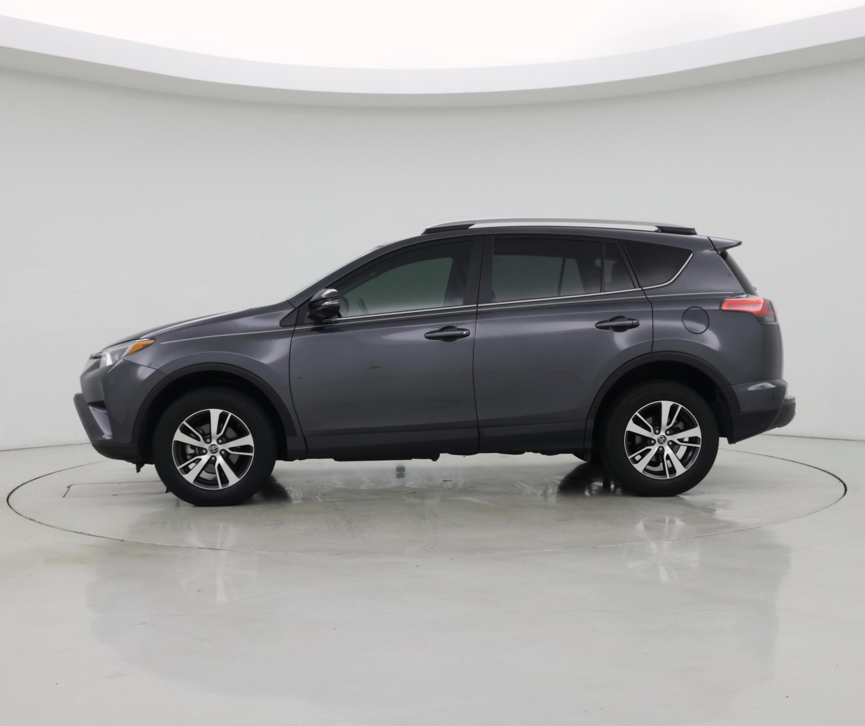 Thumbnail: 2018 Toyota RAV4 - 3