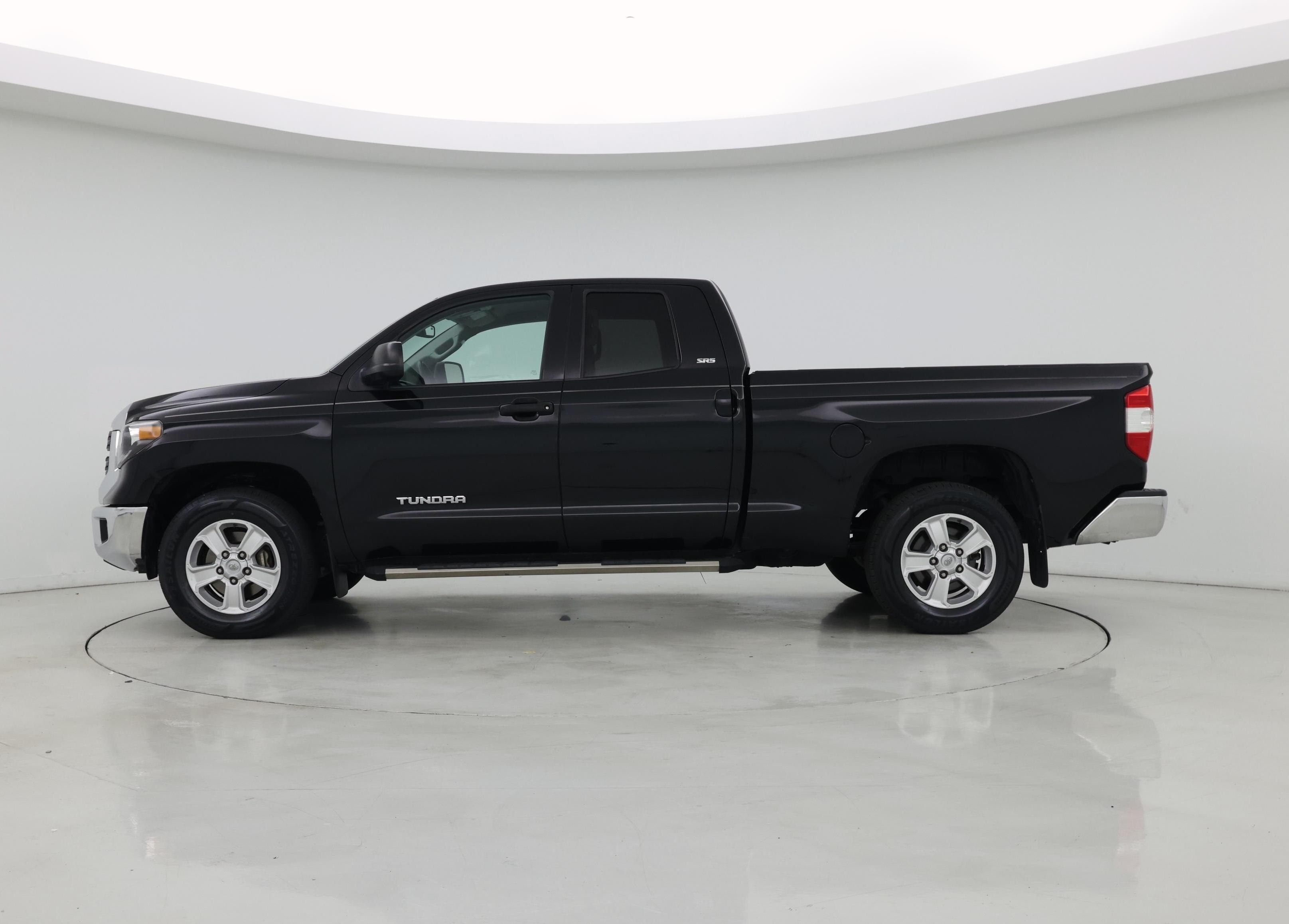 Thumbnail: 2018 Toyota Tundra - 3