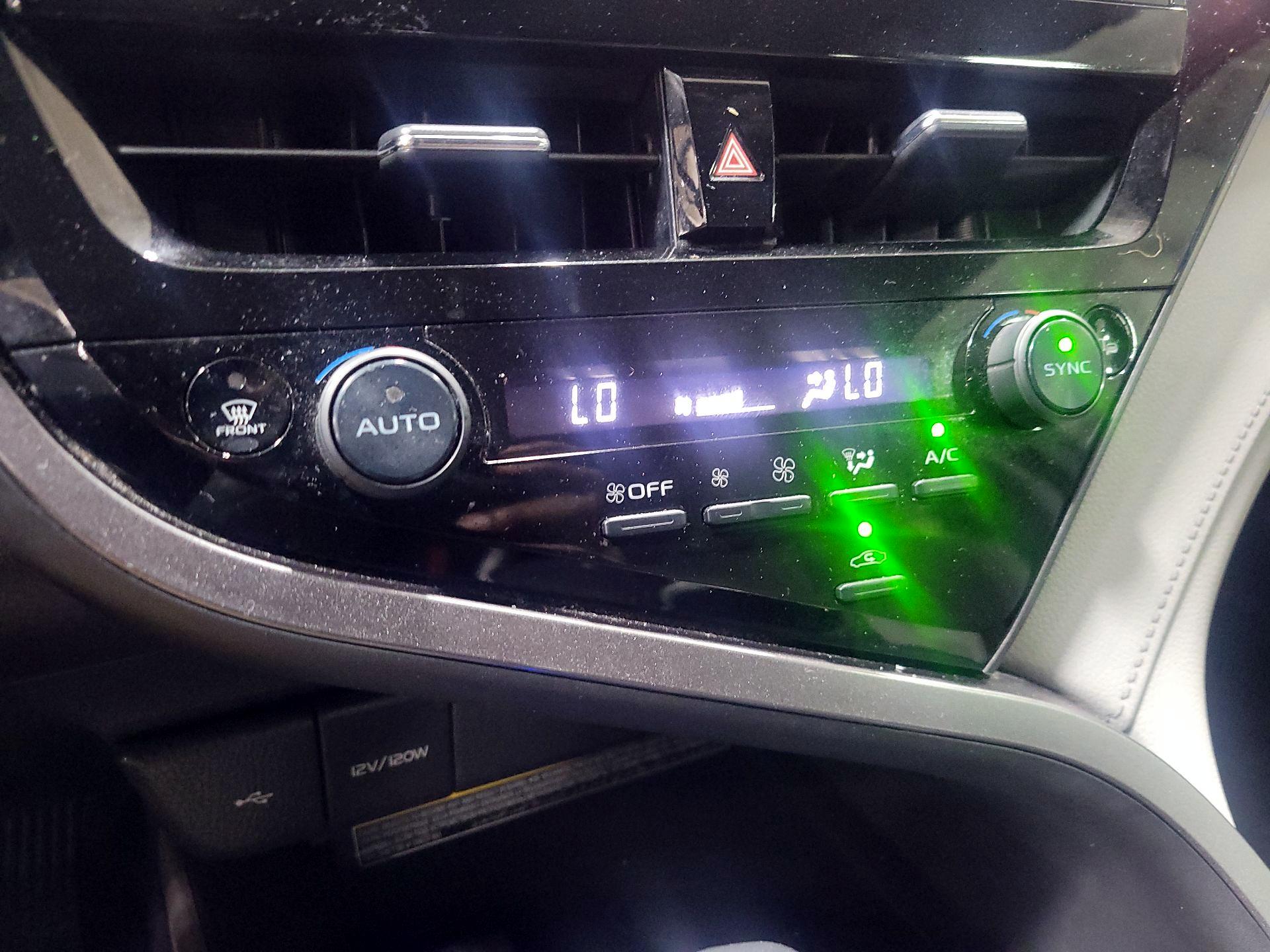 Thumbnail: 2021 Toyota Camry - 16