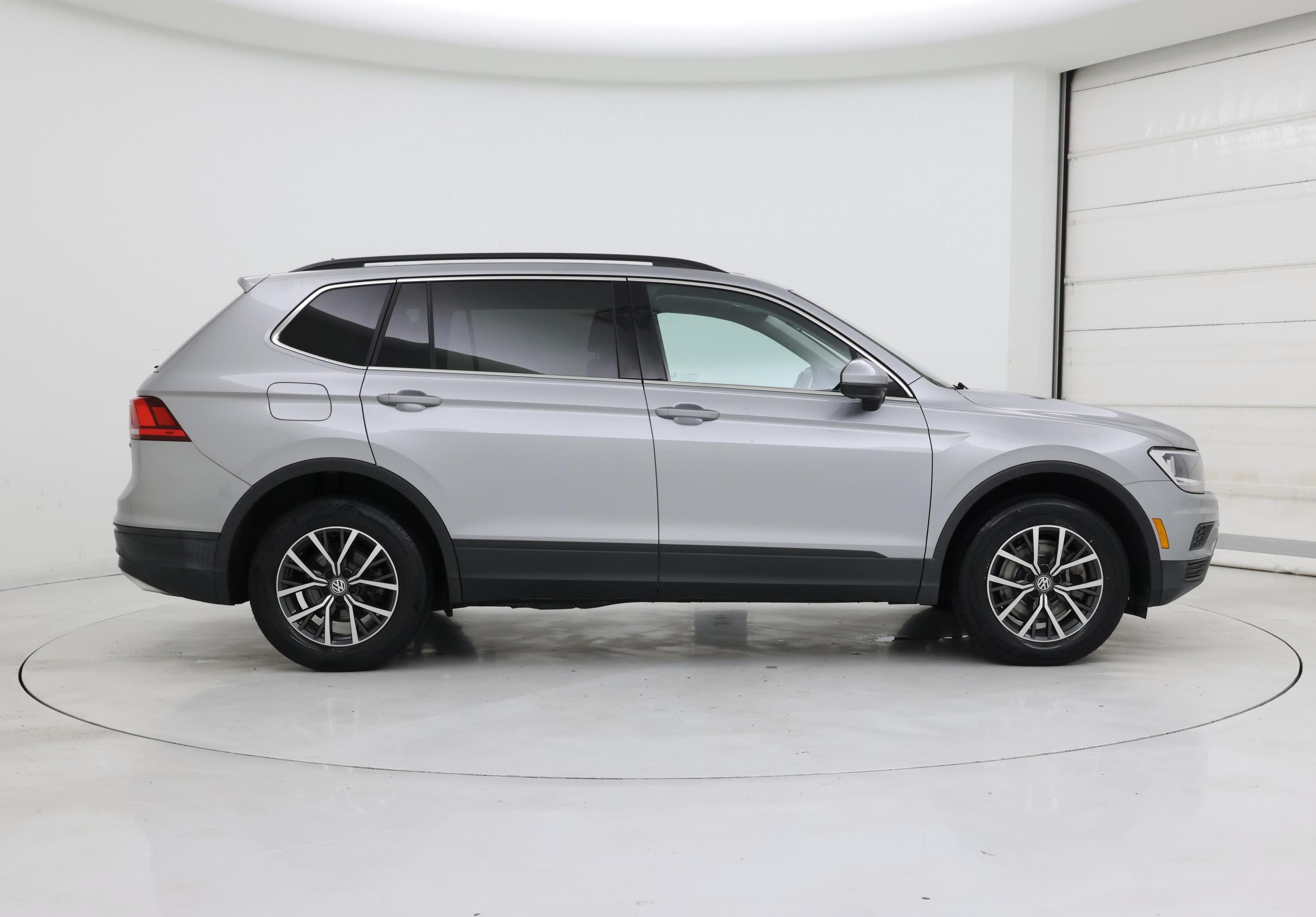 Thumbnail: 2019 Volkswagen Tiguan - 7
