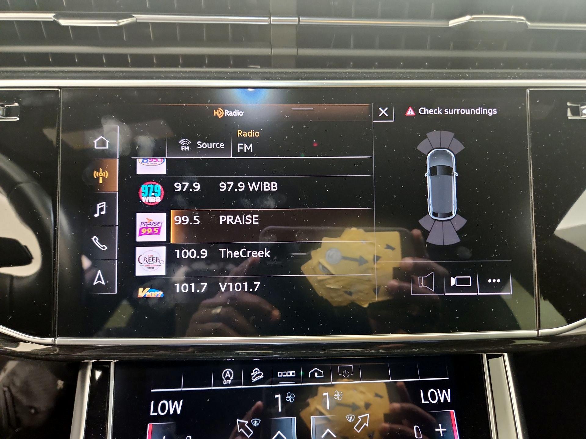 Thumbnail: 2021 Audi Q8 - 16
