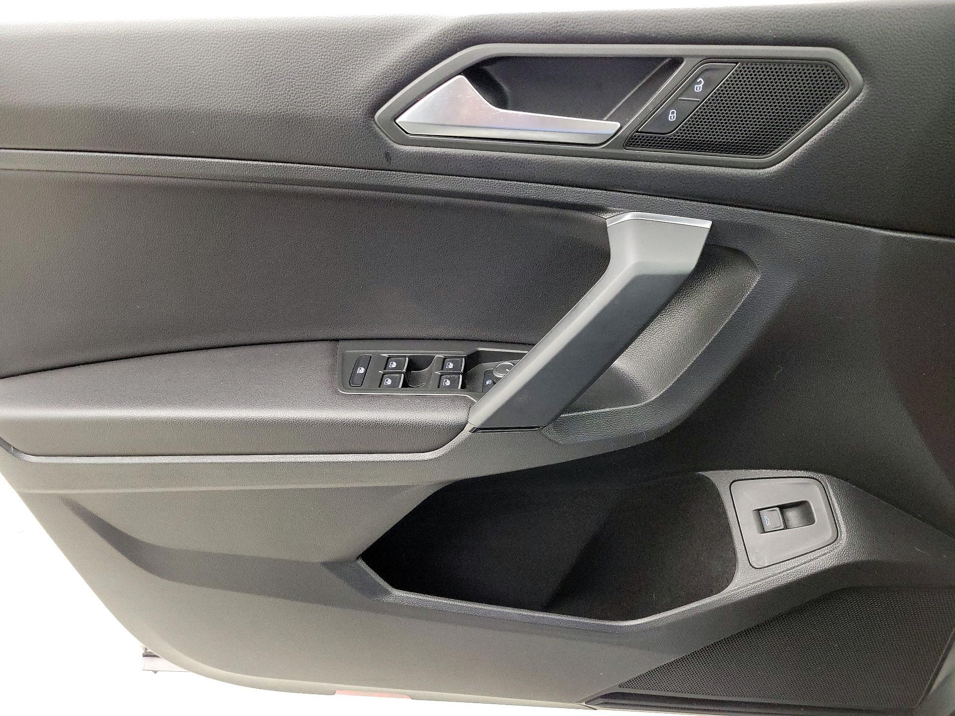 Thumbnail: 2019 Volkswagen Tiguan - 12