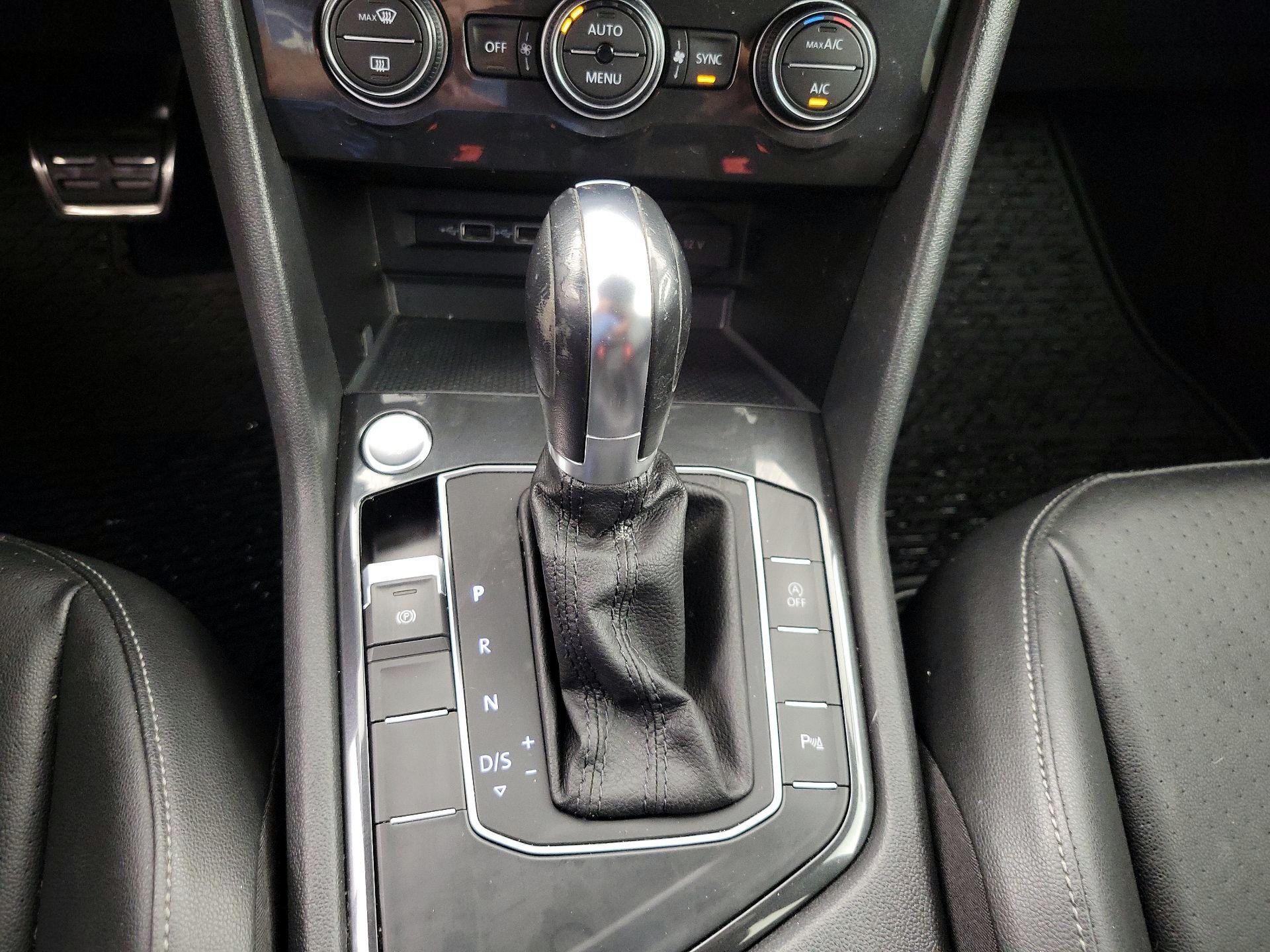 Thumbnail: 2019 Volkswagen Tiguan - 17