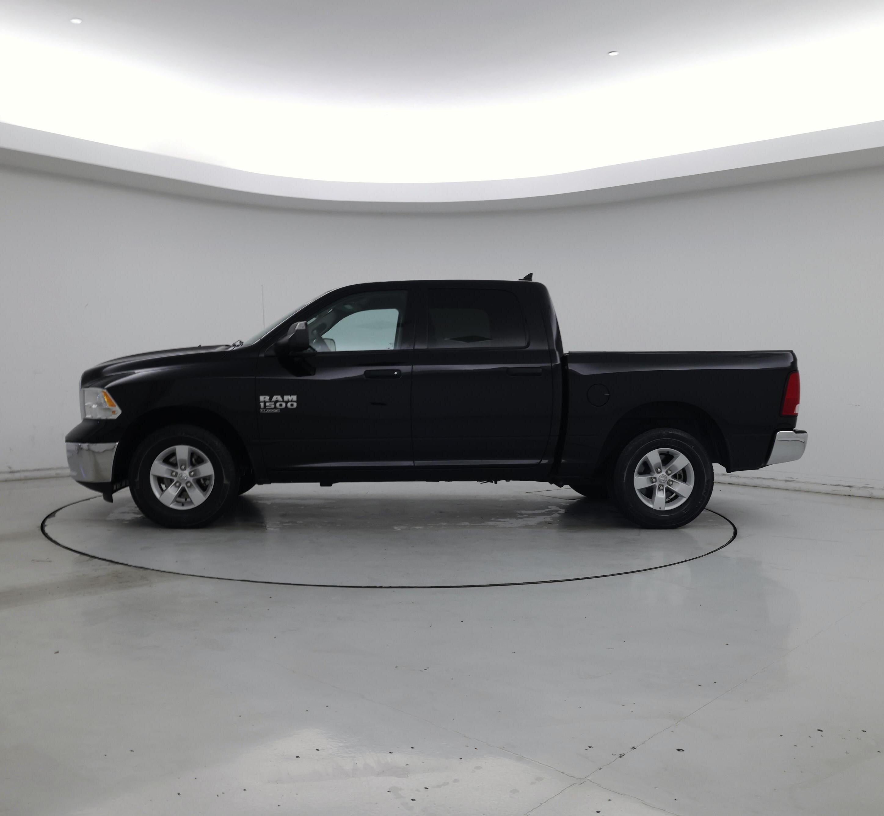 Thumbnail: 2023 RAM 1500 Classic - 3