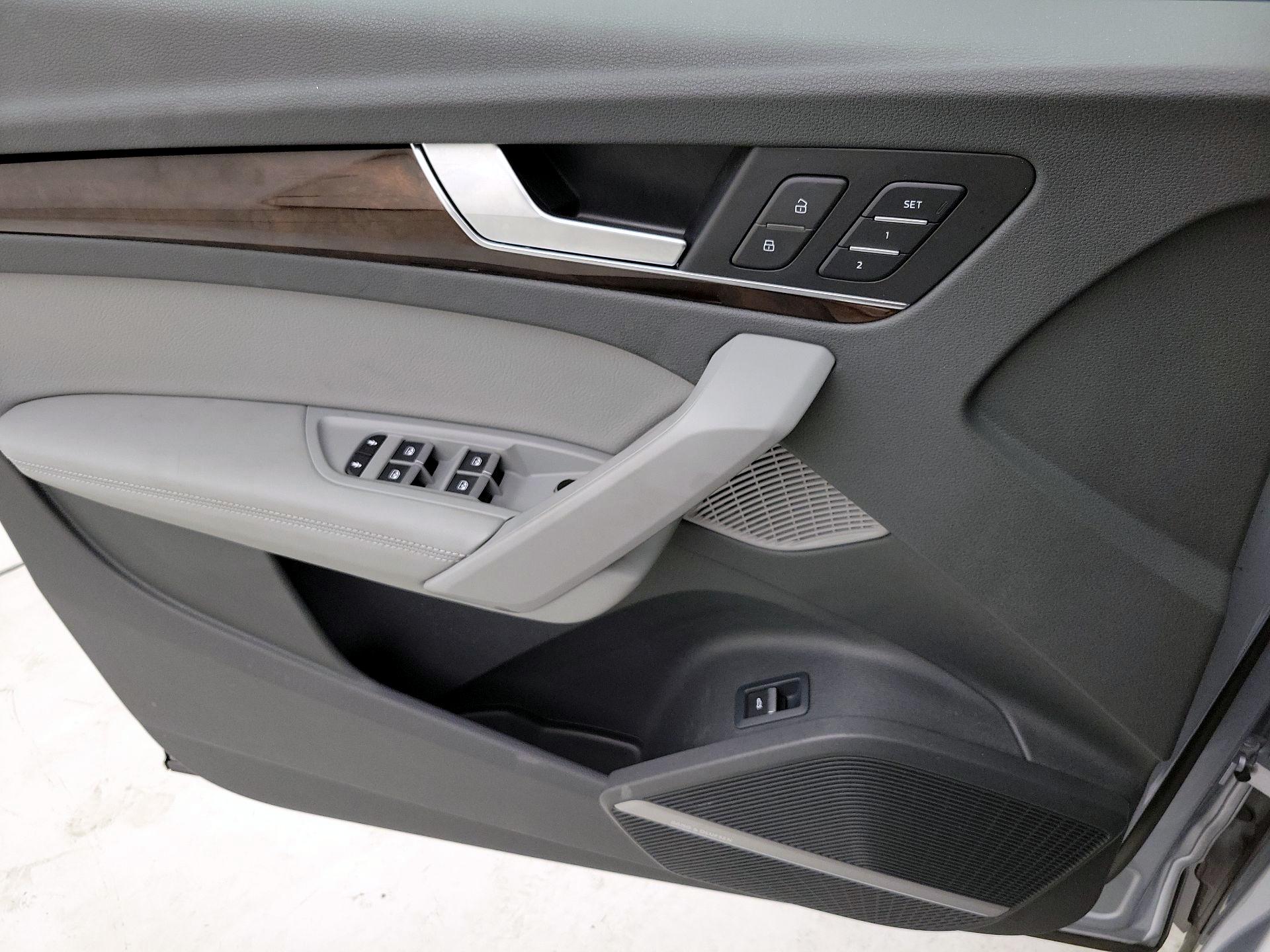 Thumbnail: 2019 Audi Q5 - 12