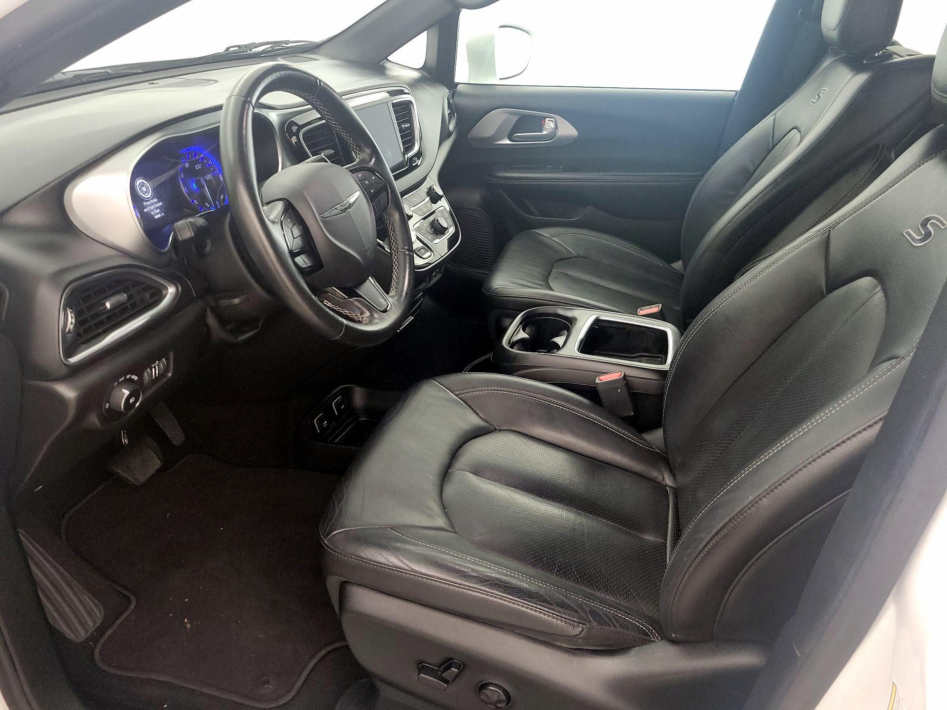 Thumbnail: 2019 Chrysler Pacifica - 11