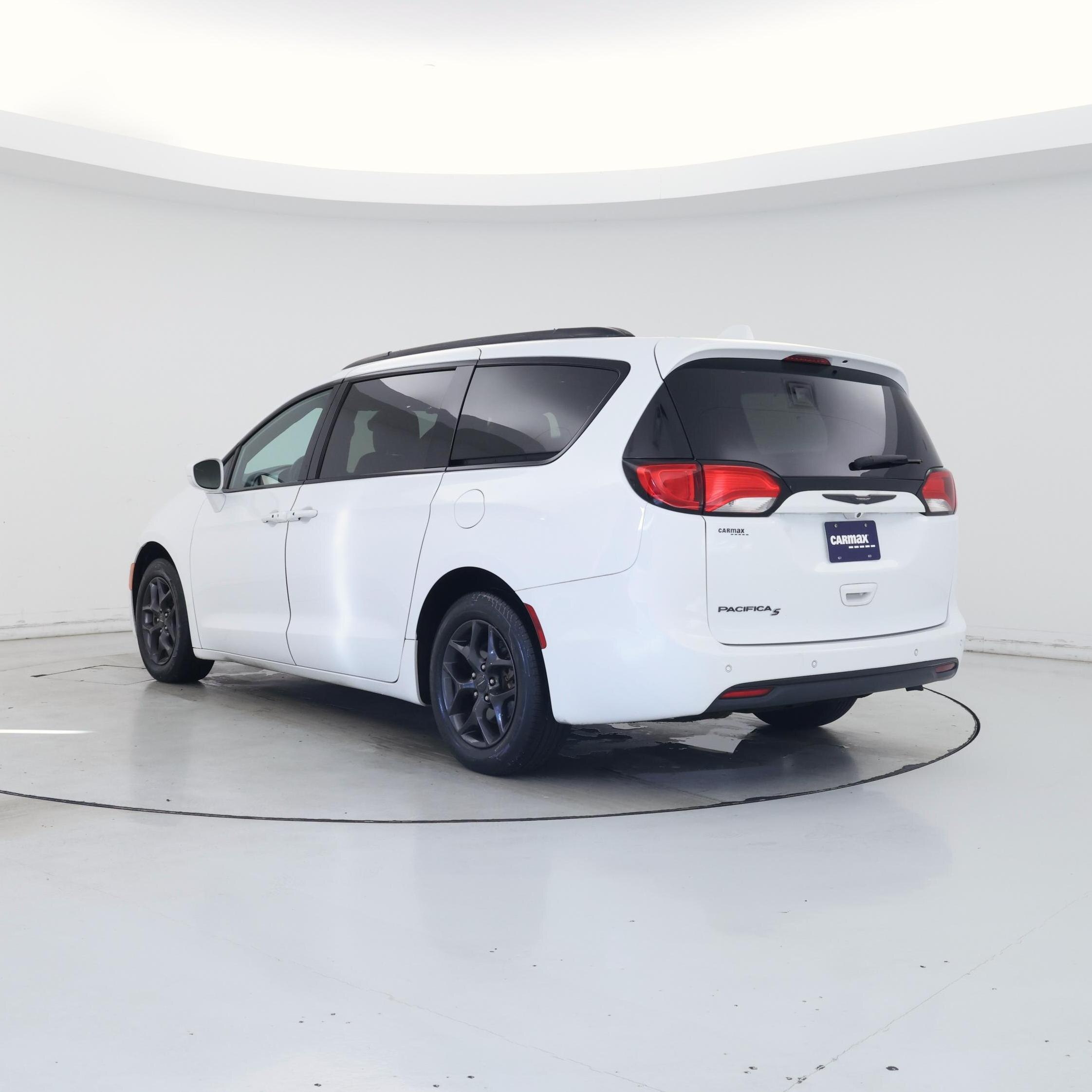 Thumbnail: 2019 Chrysler Pacifica - 2