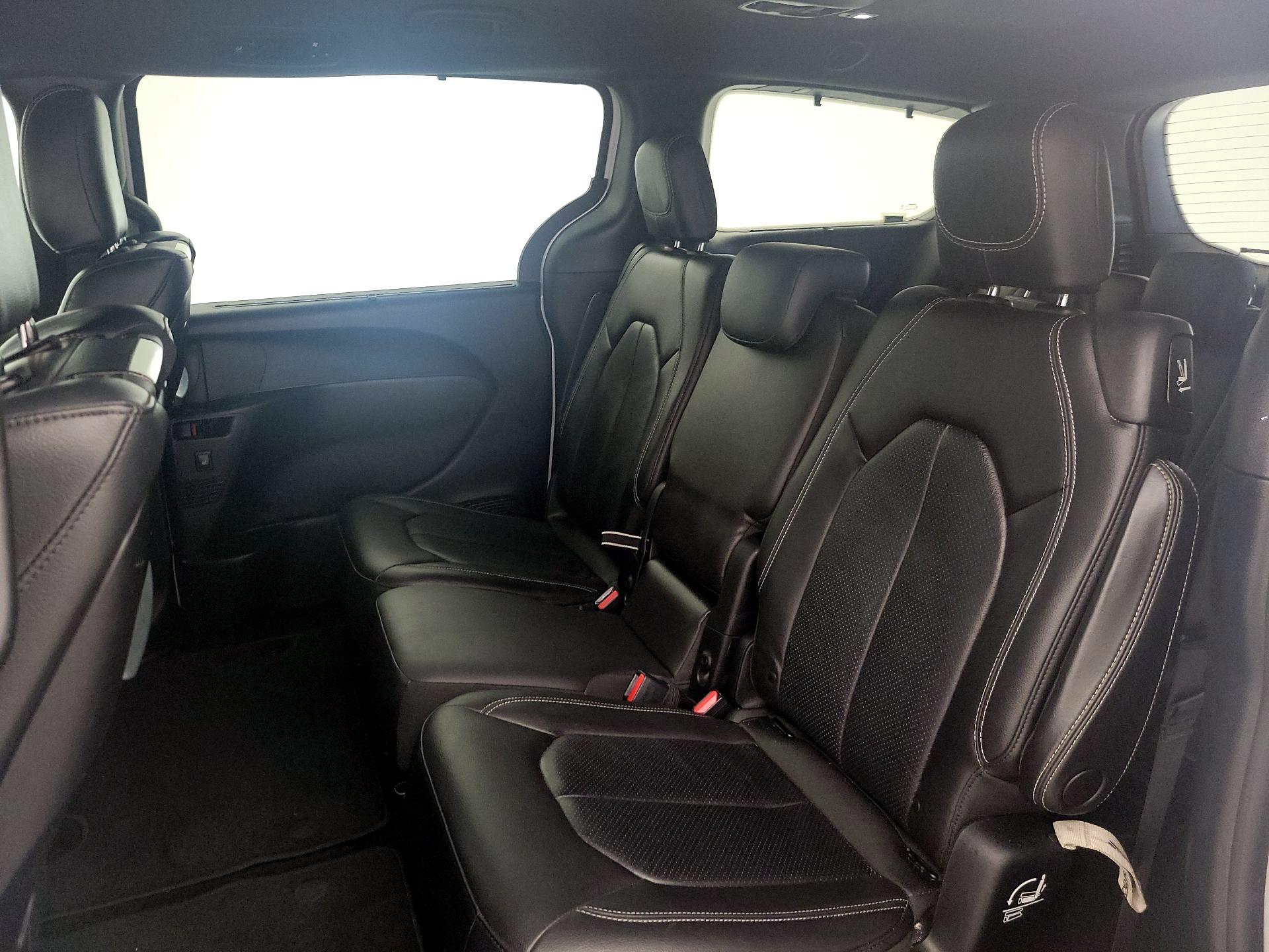 Thumbnail: 2019 Chrysler Pacifica - 20