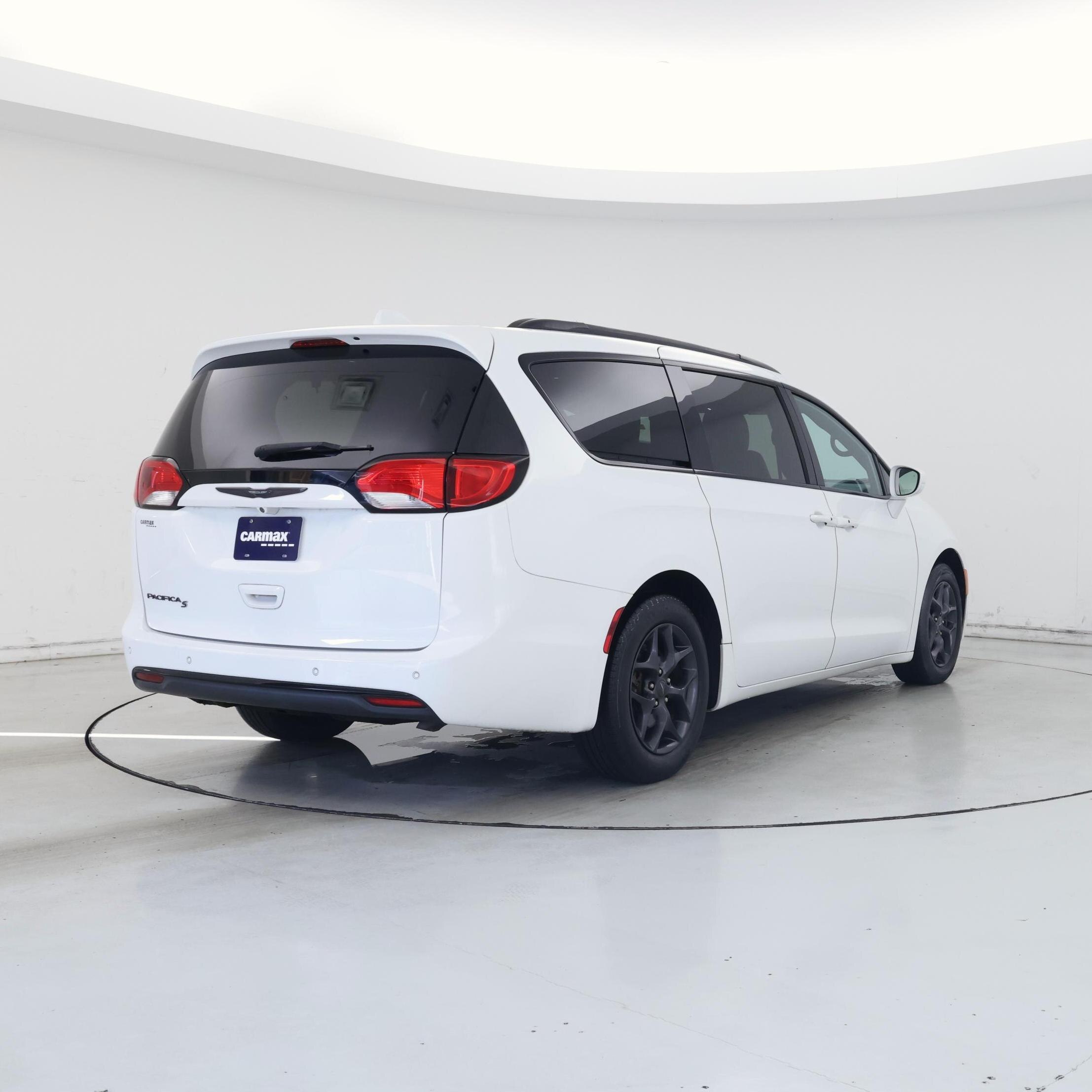 Thumbnail: 2019 Chrysler Pacifica - 8