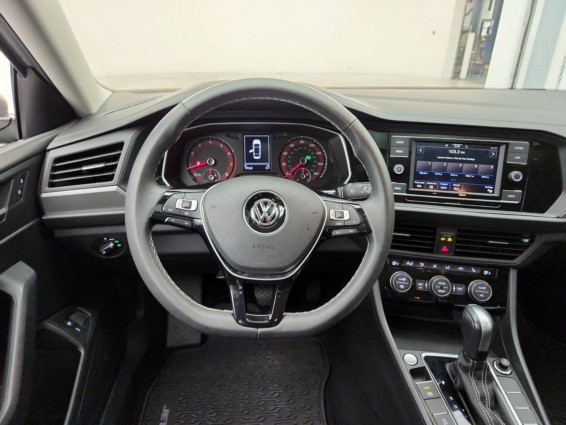 Thumbnail: 2021 Volkswagen Jetta - 10