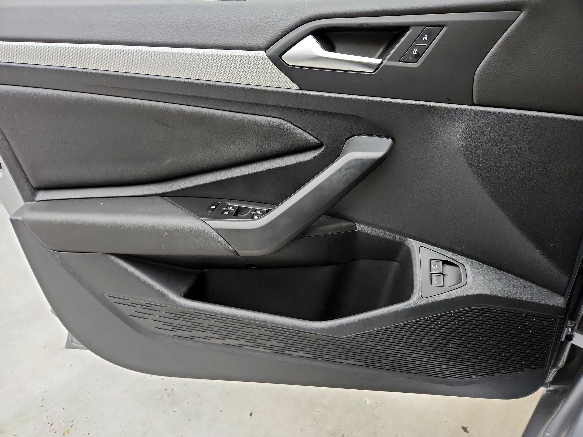 Thumbnail: 2021 Volkswagen Jetta - 12