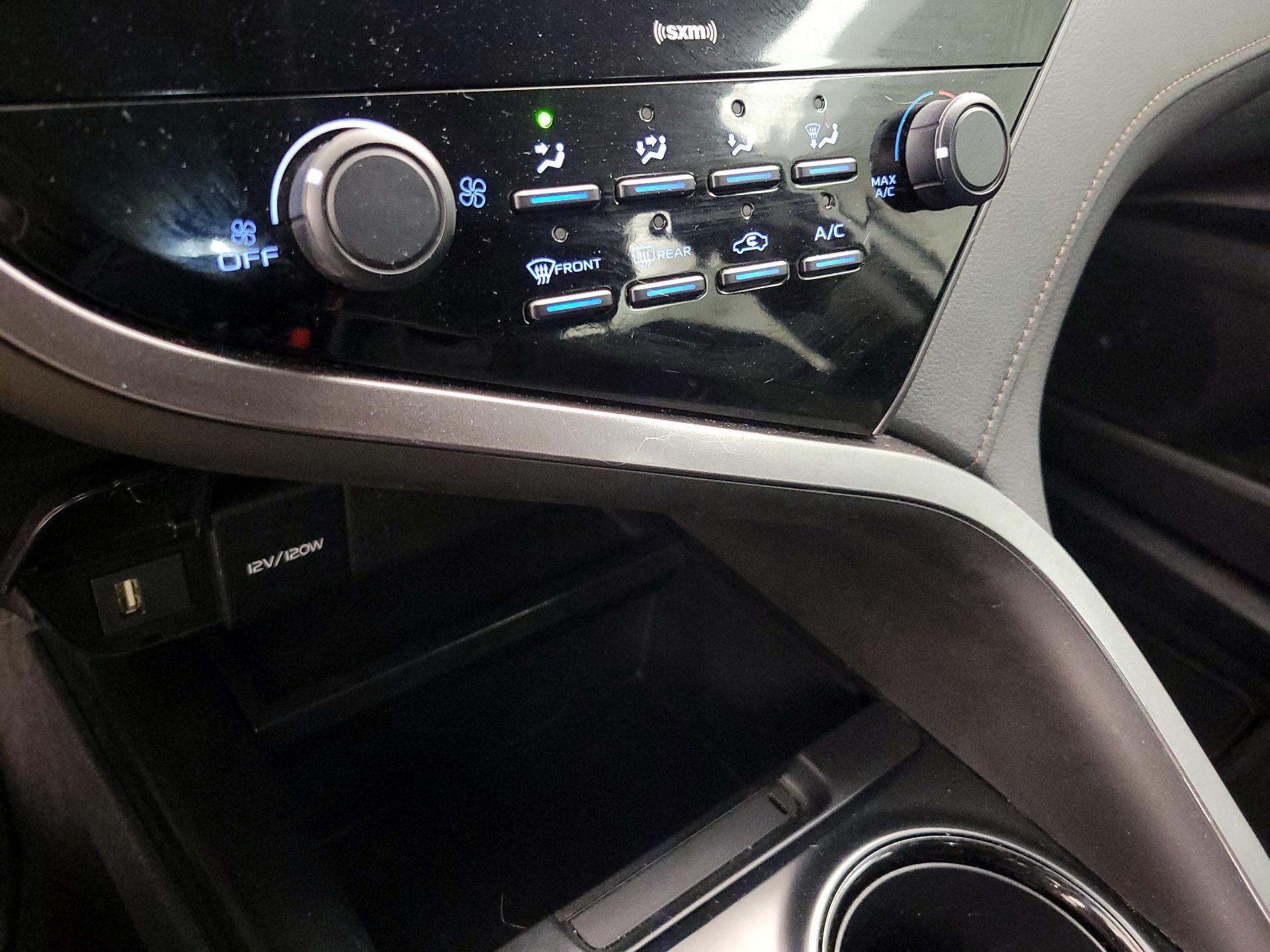Thumbnail: 2020 Toyota Camry - 16