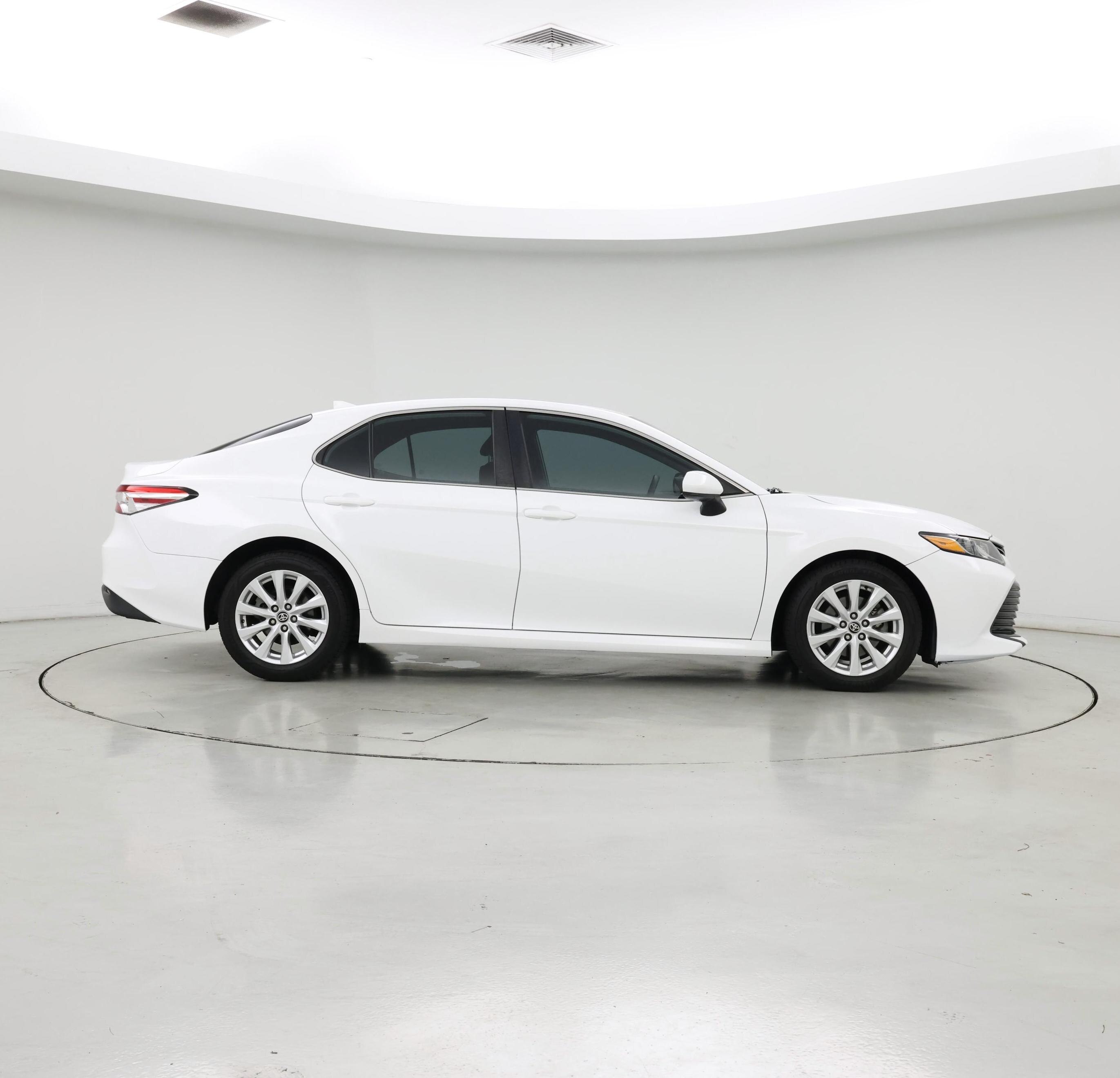 Thumbnail: 2020 Toyota Camry - 7