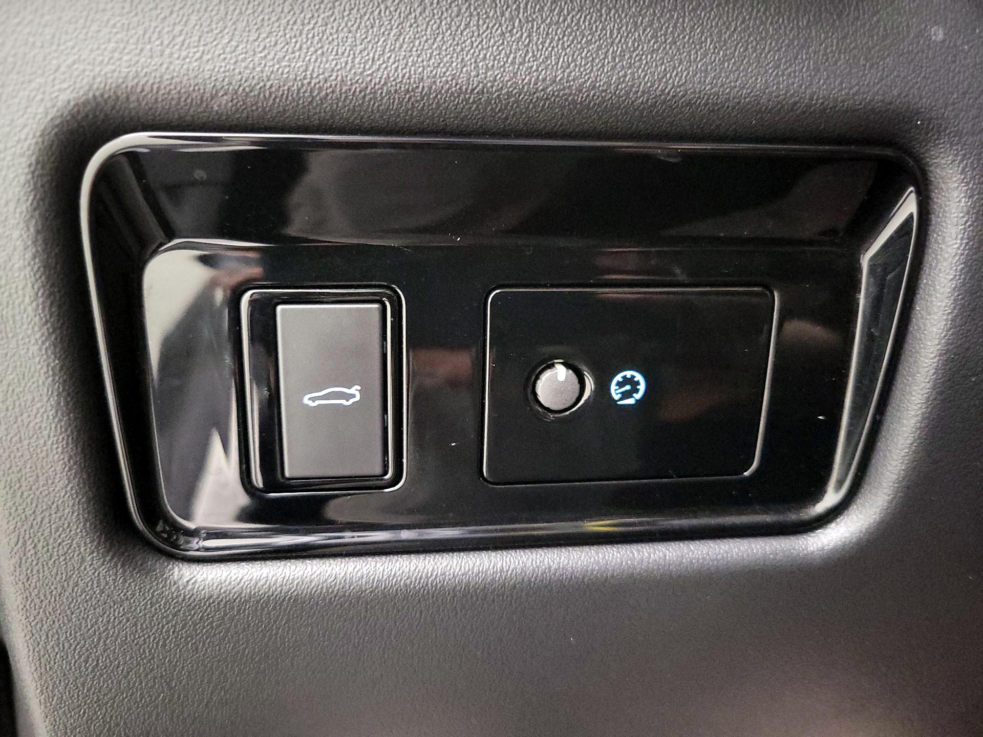 Thumbnail: 2019 Jaguar XE - 13