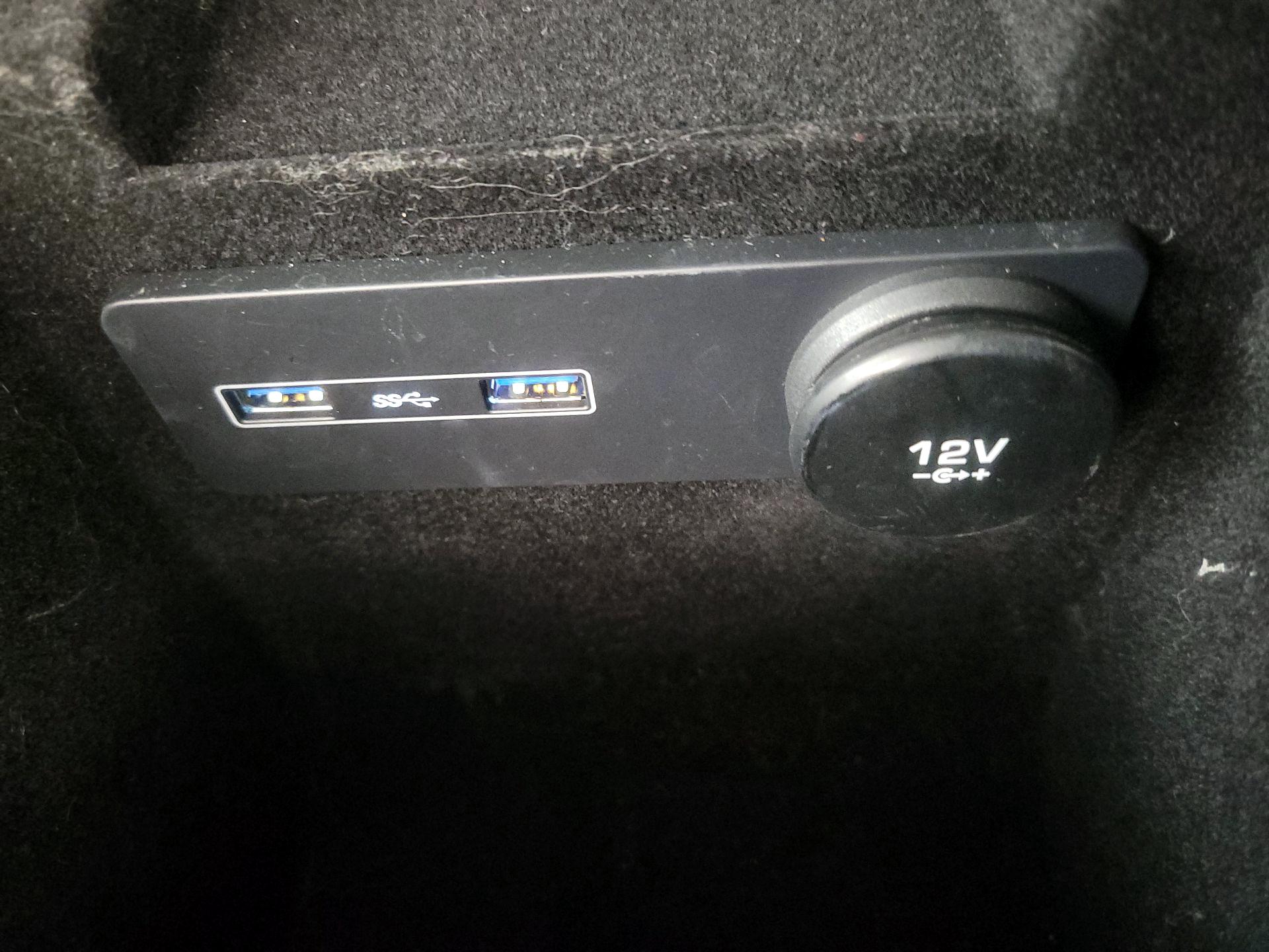 Thumbnail: 2019 Jaguar XE - 18