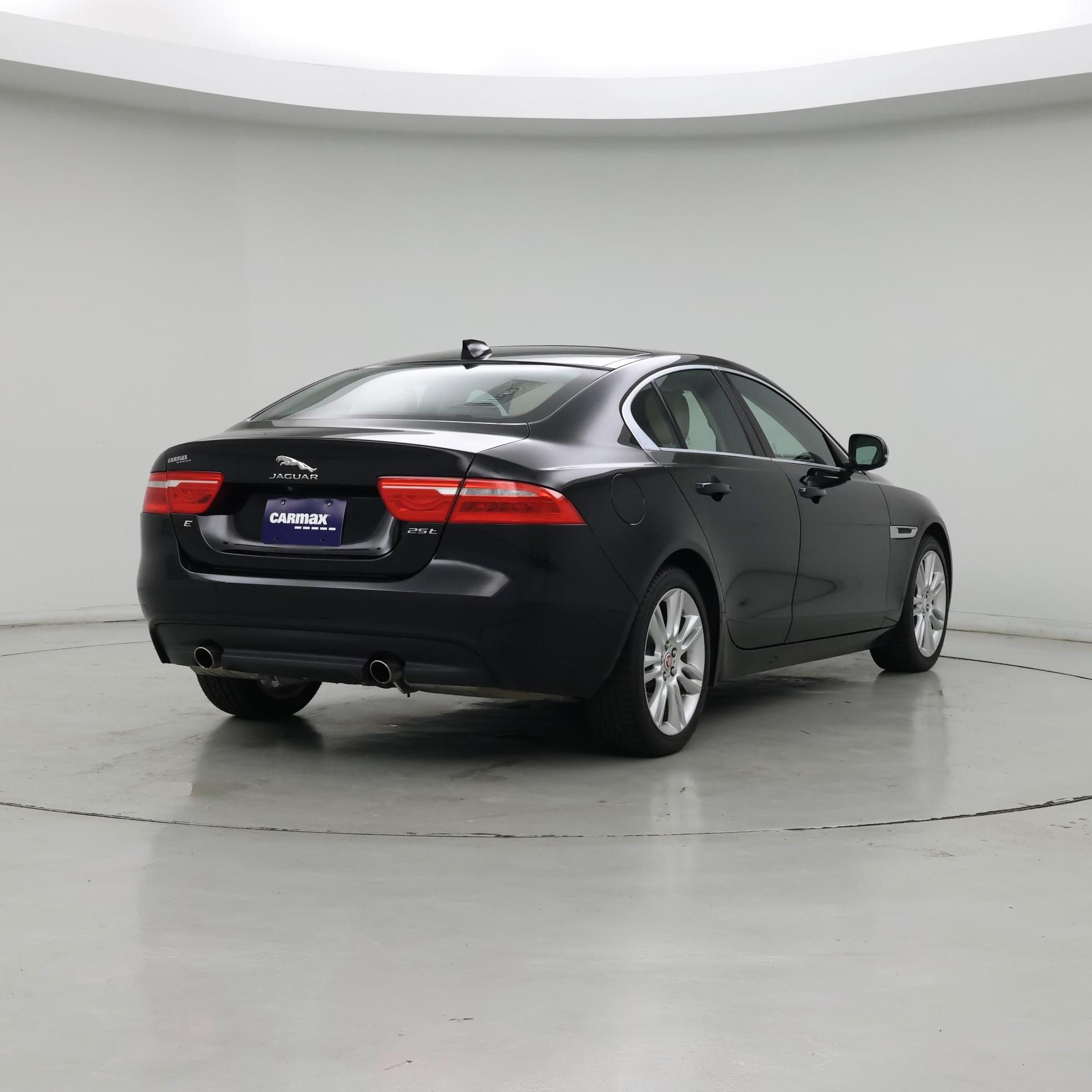 Thumbnail: 2019 Jaguar XE - 8