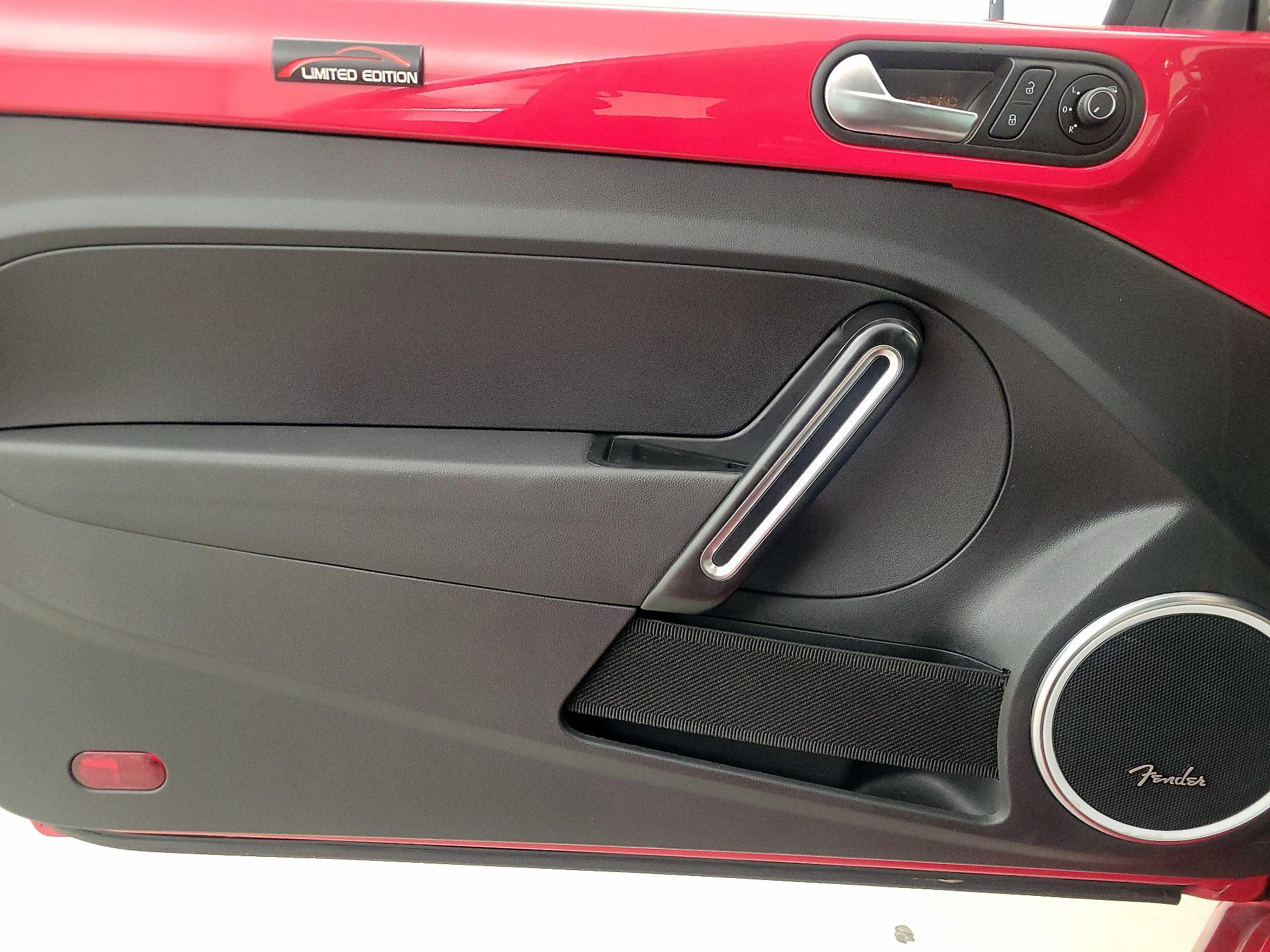 Thumbnail: 2019 Volkswagen Beetle - 12