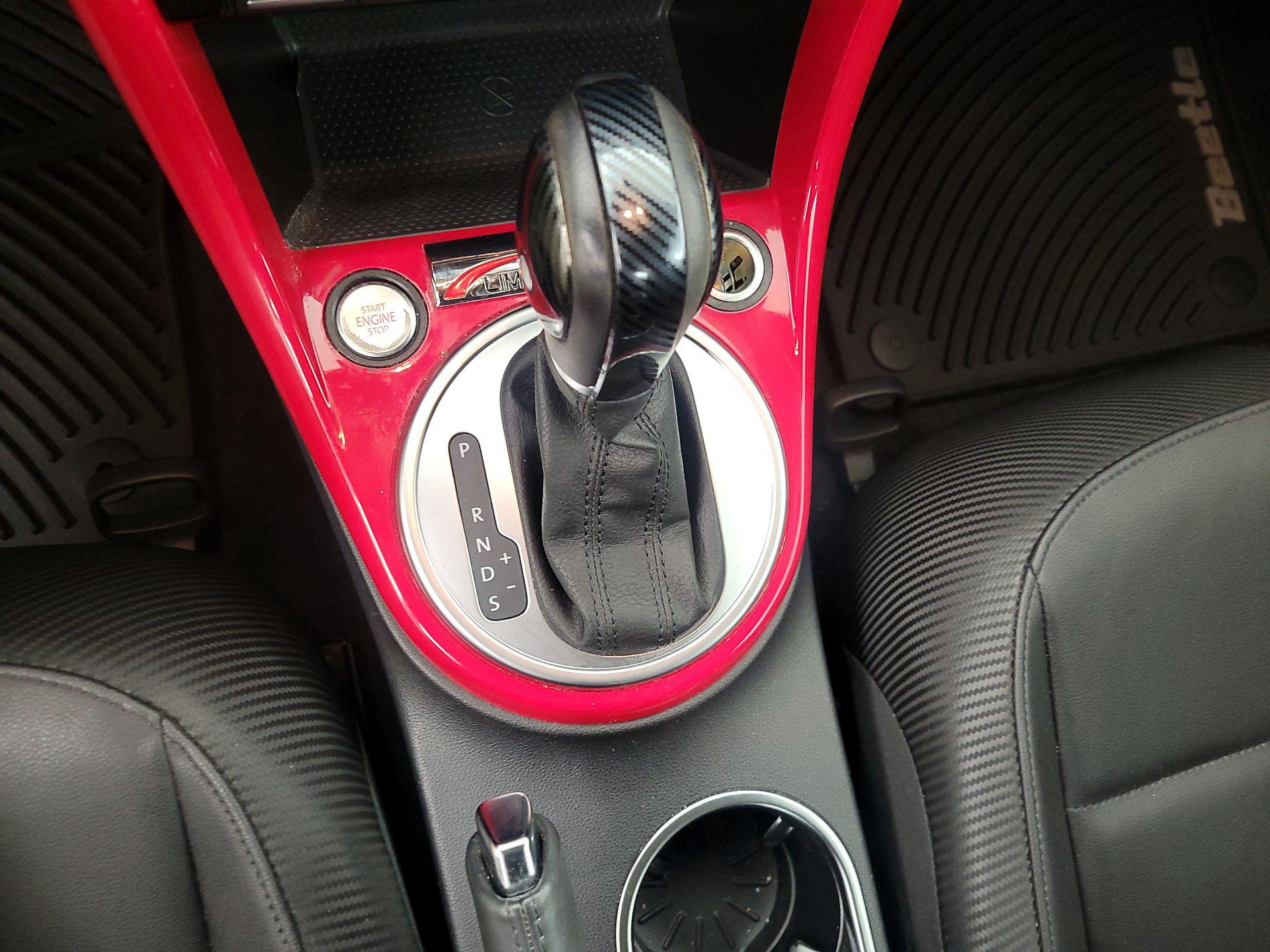Thumbnail: 2019 Volkswagen Beetle - 18