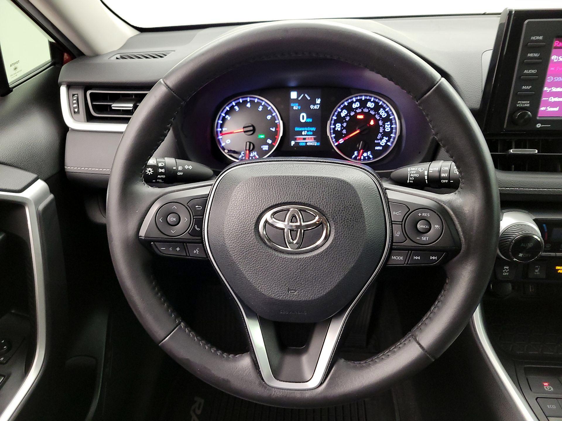 Thumbnail: 2020 Toyota RAV4 - 10