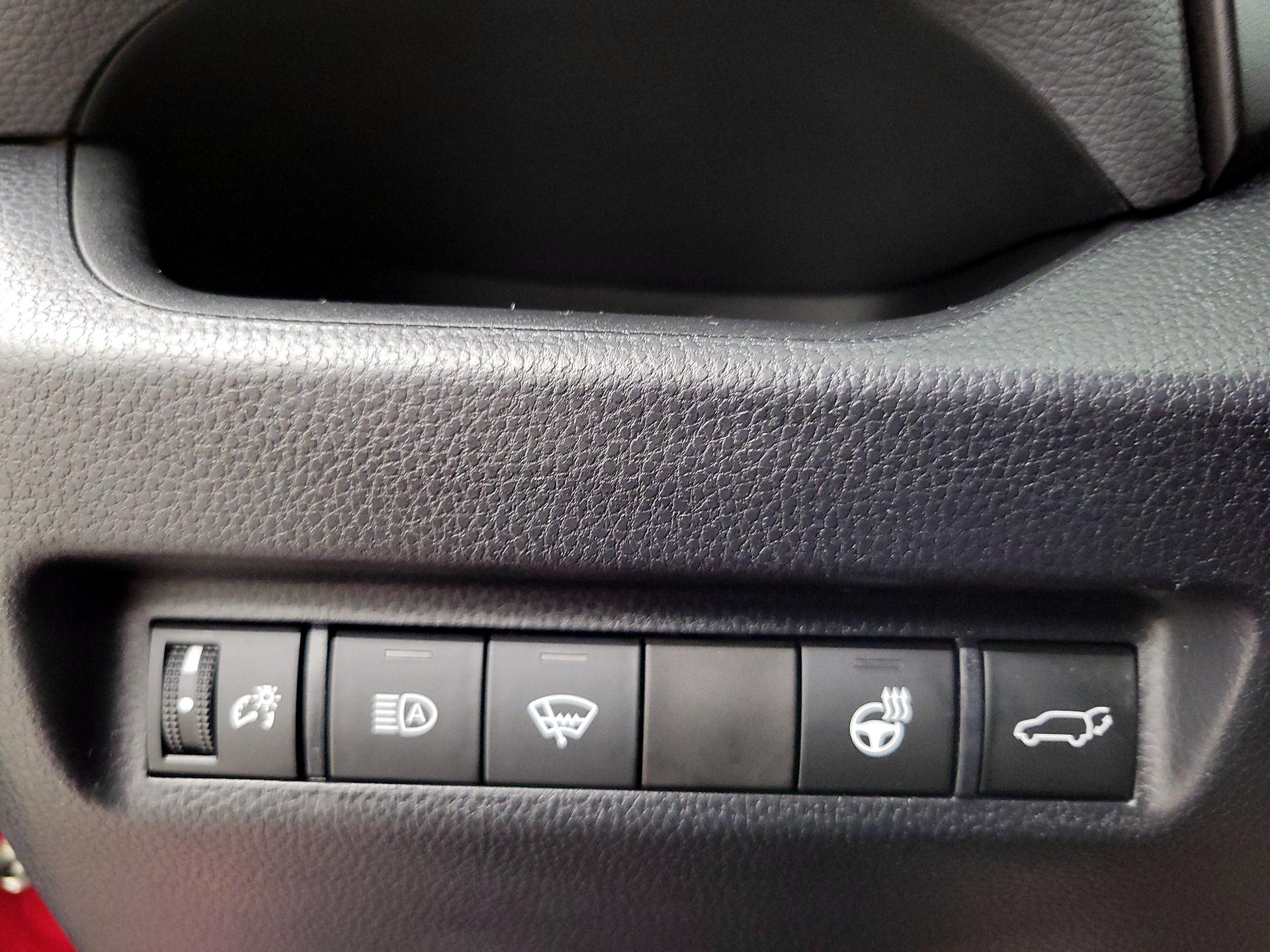 Thumbnail: 2020 Toyota RAV4 - 13