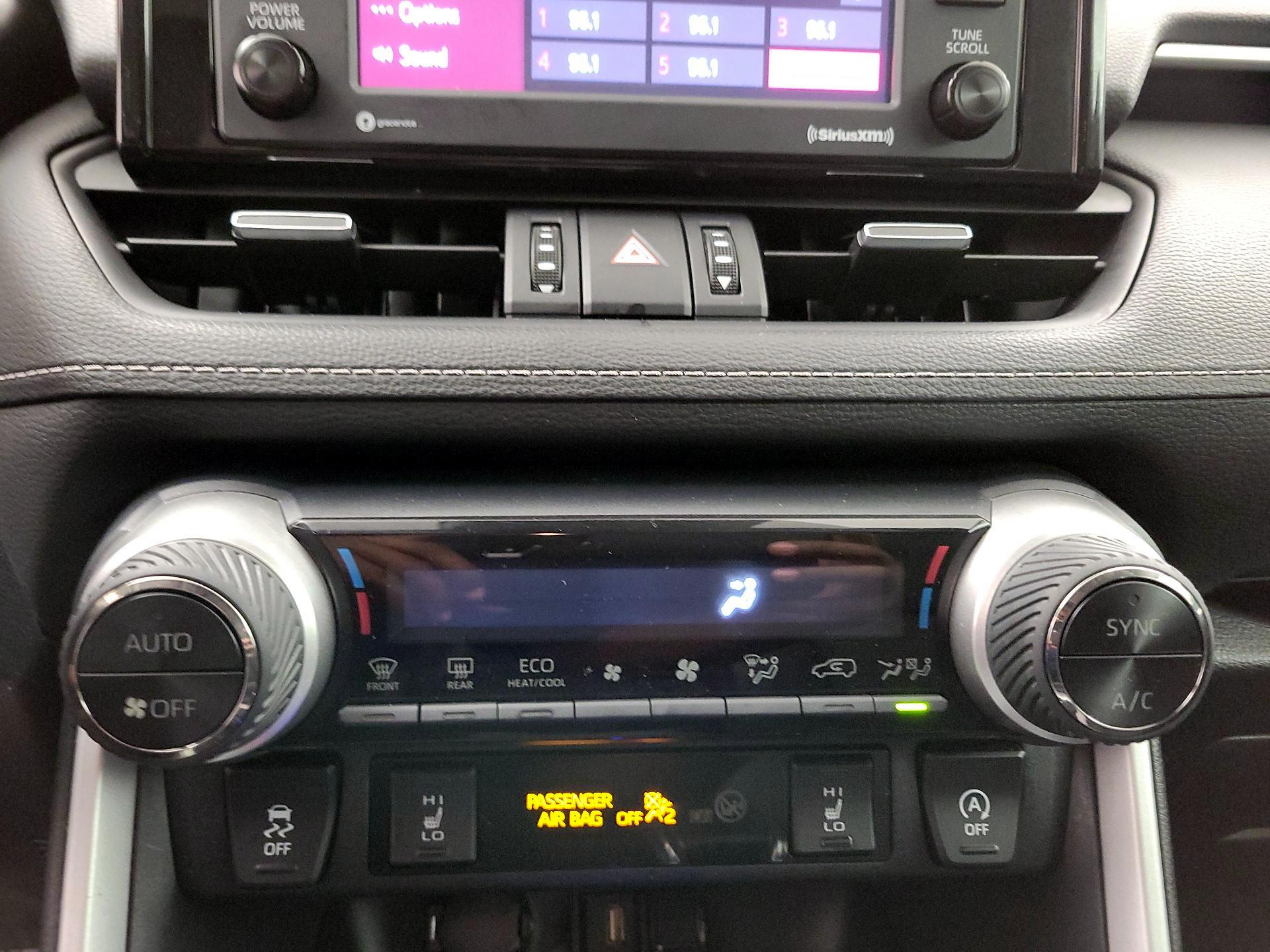 Thumbnail: 2020 Toyota RAV4 - 16
