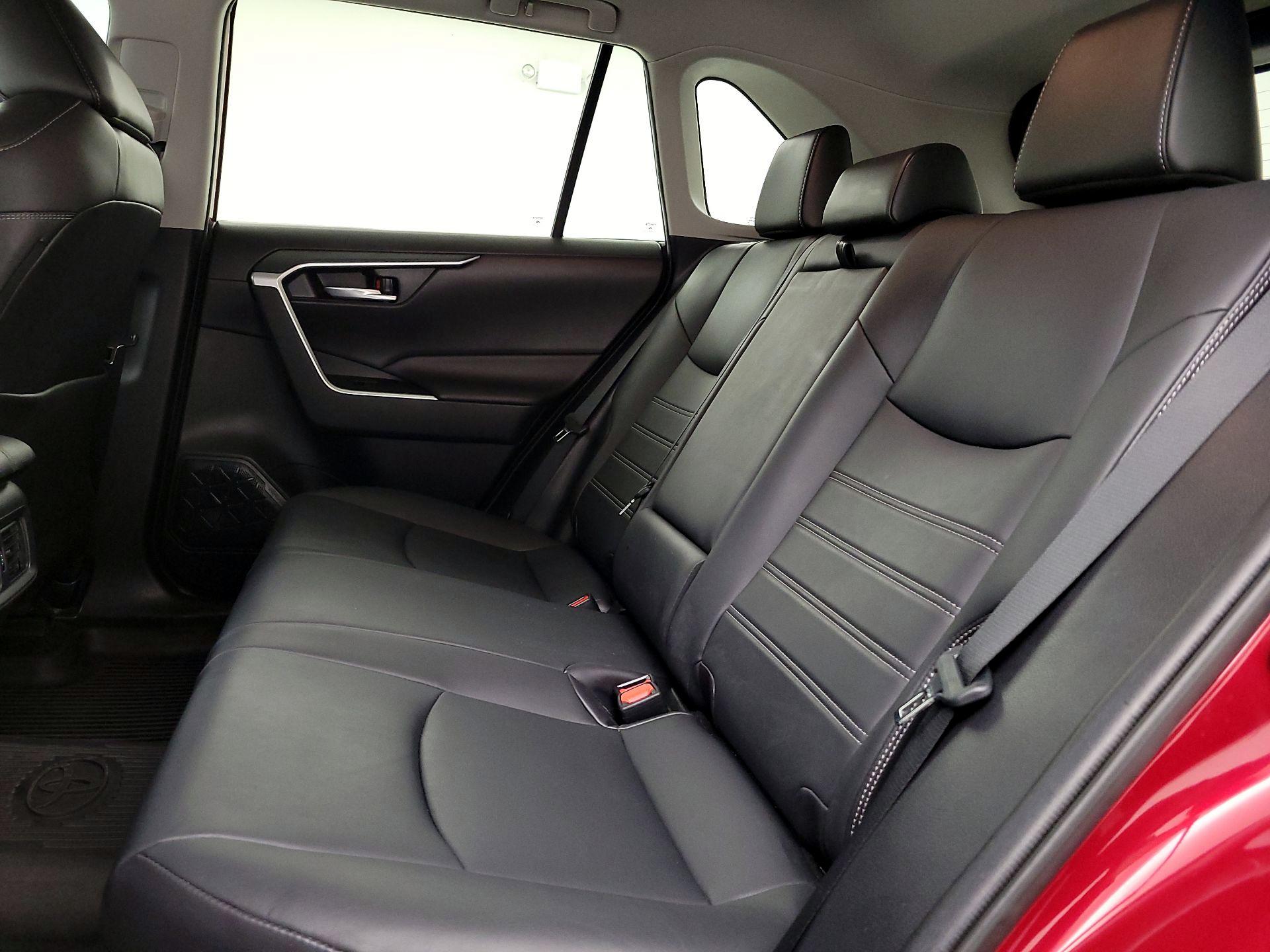 Thumbnail: 2020 Toyota RAV4 - 20