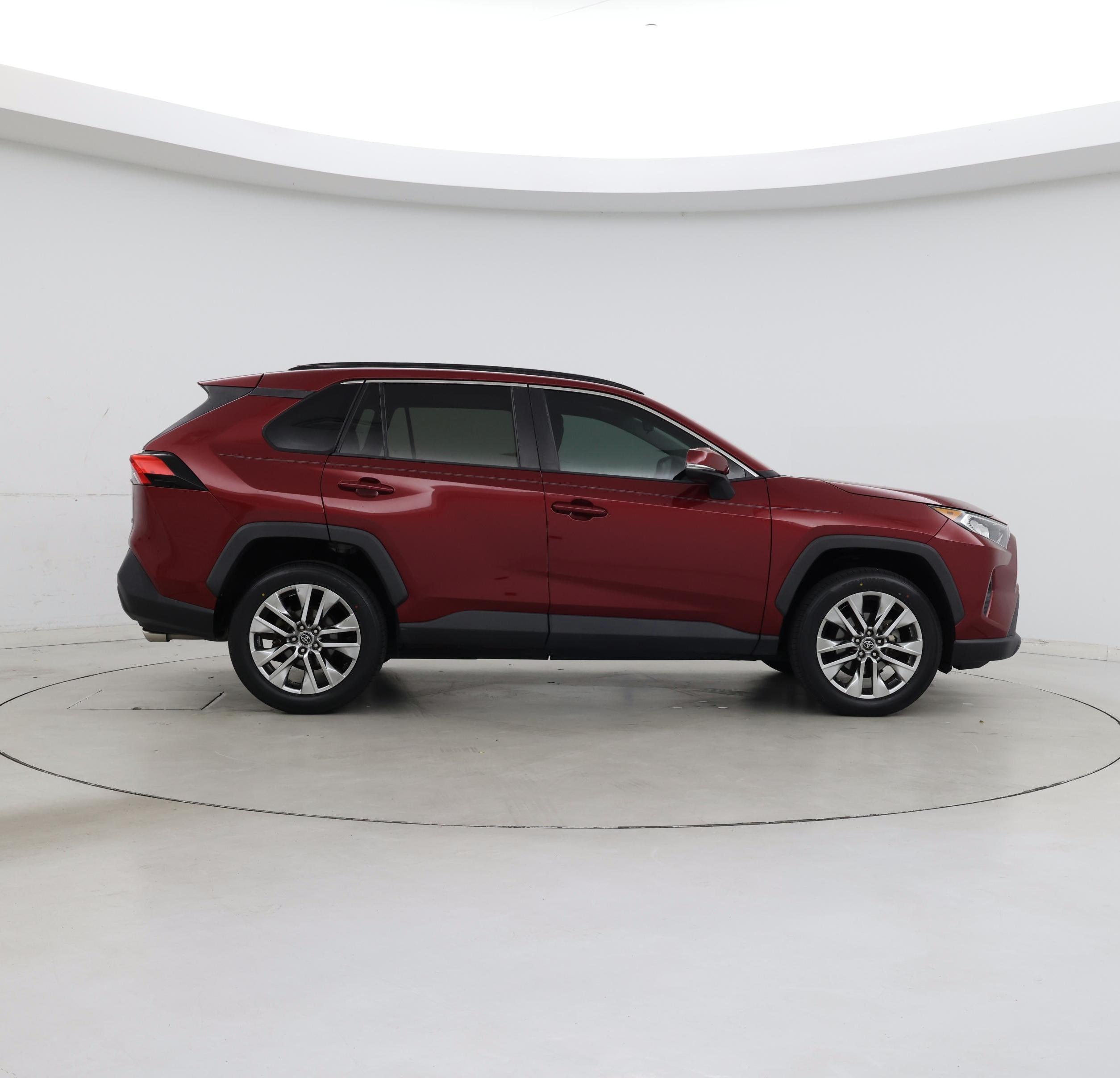Thumbnail: 2020 Toyota RAV4 - 7