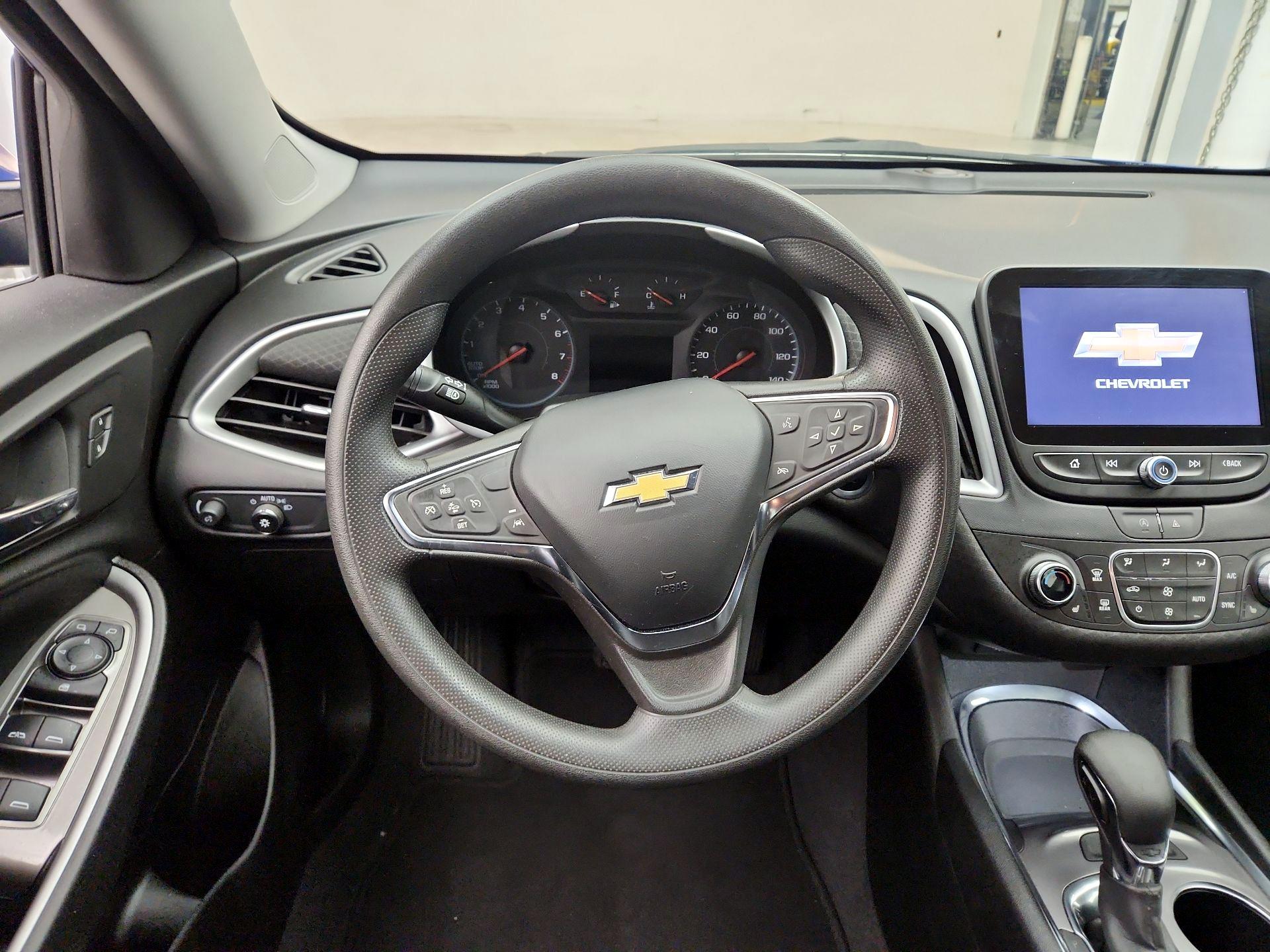 Thumbnail: 2023 Chevrolet Malibu - 10