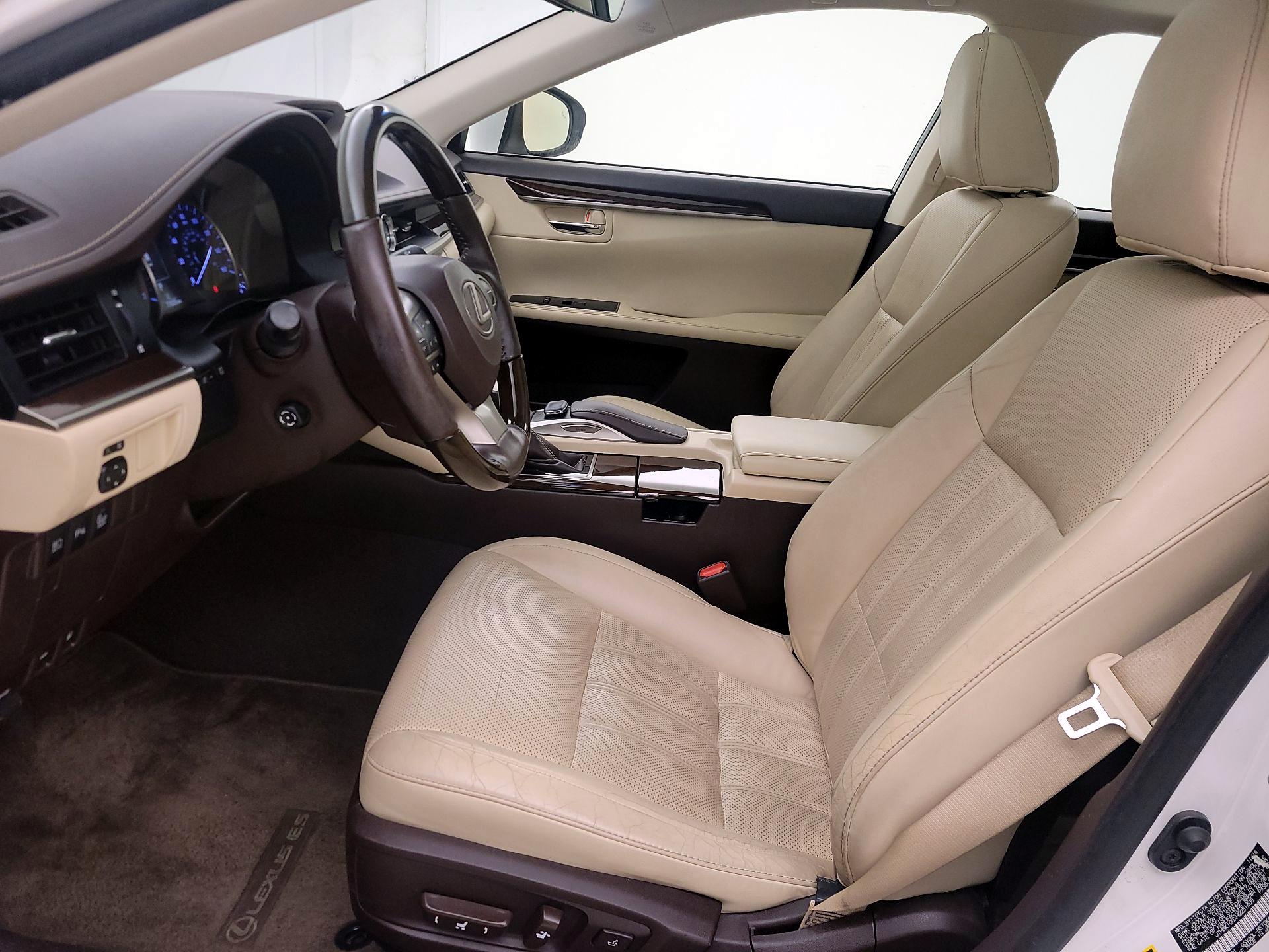 Thumbnail: 2017 Lexus ES - 11