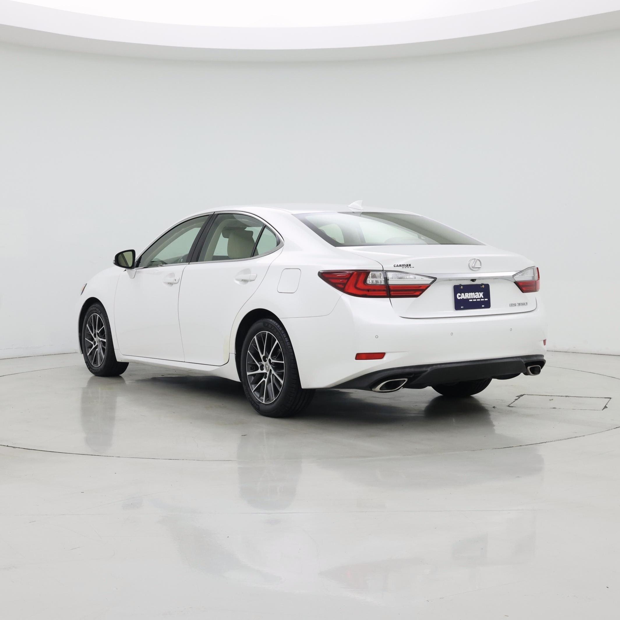 Thumbnail: 2017 Lexus ES - 2