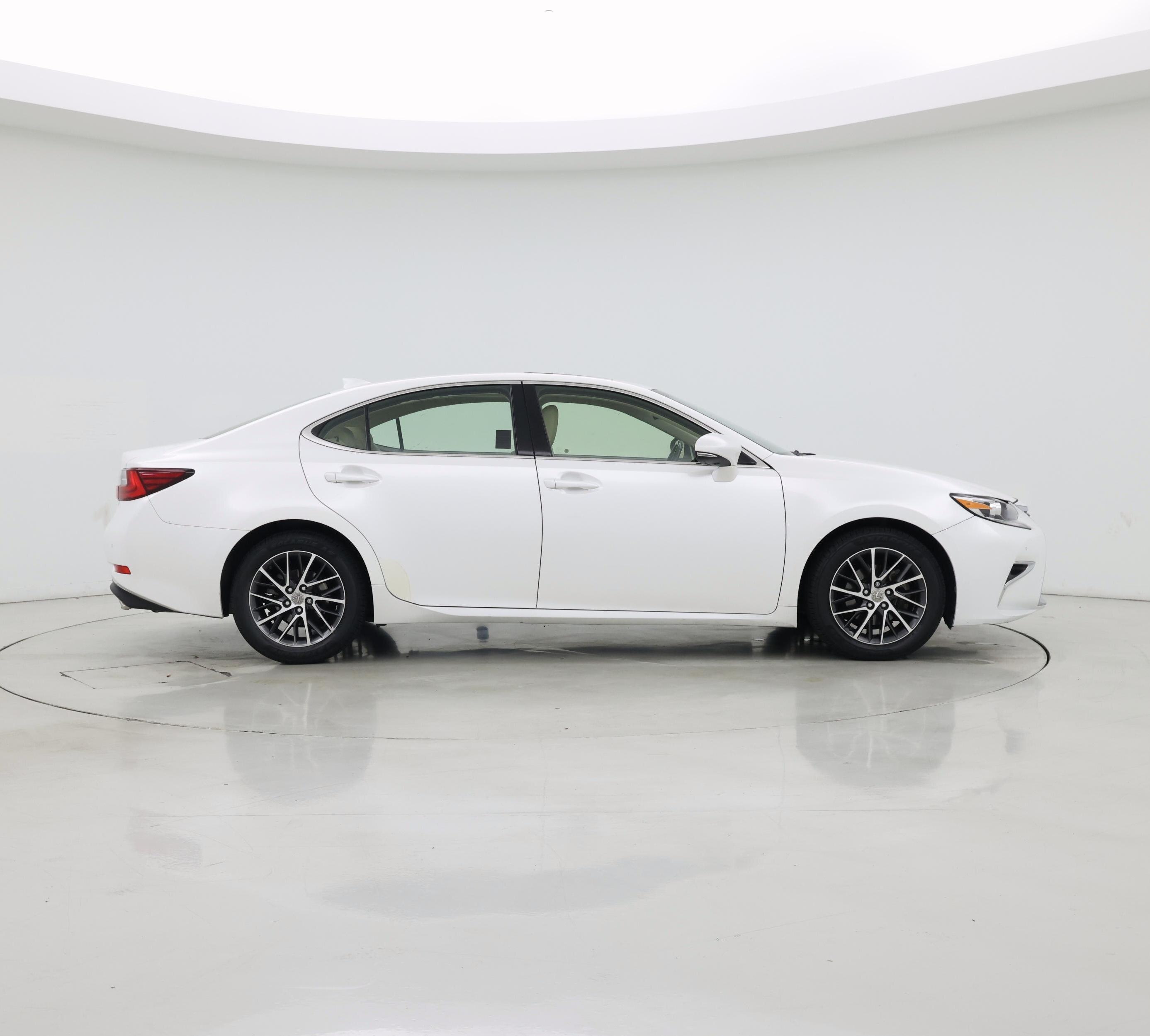 Thumbnail: 2017 Lexus ES - 7