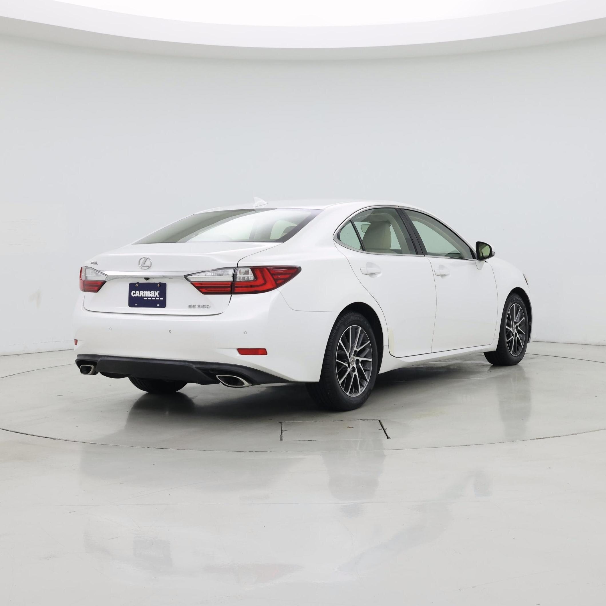Thumbnail: 2017 Lexus ES - 8