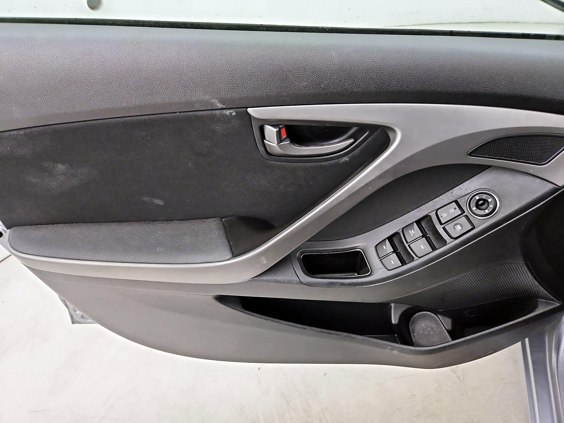 Thumbnail: 2015 Hyundai Elantra - 12
